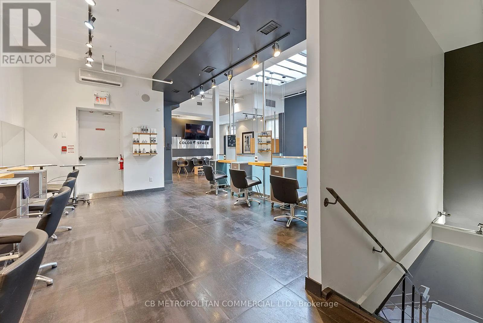 269 QUEEN STREET W