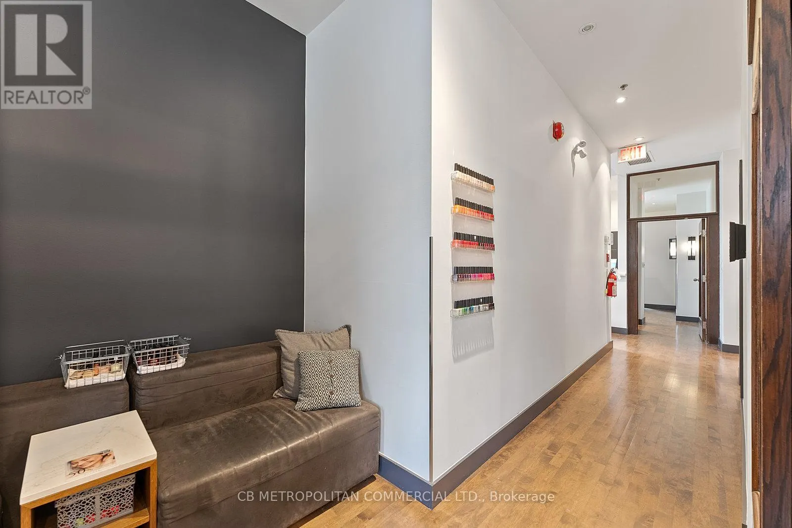 269 QUEEN STREET W