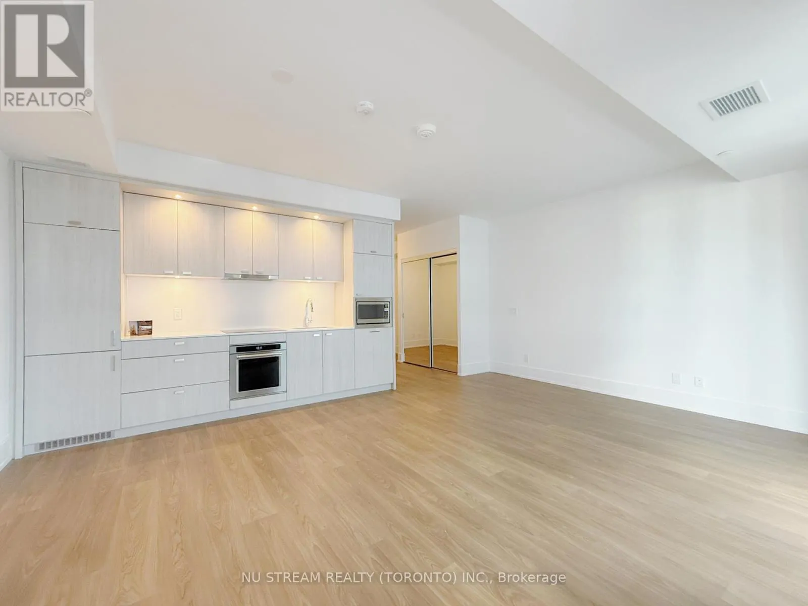 620 - 115 DENISON AVENUE