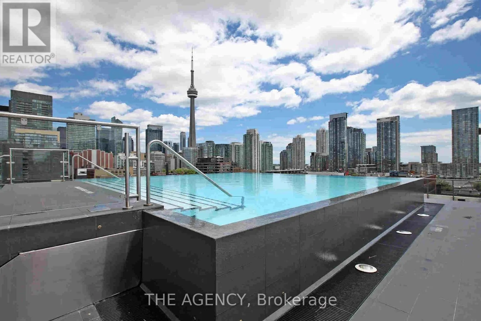 1011 - 560 KING STREET W