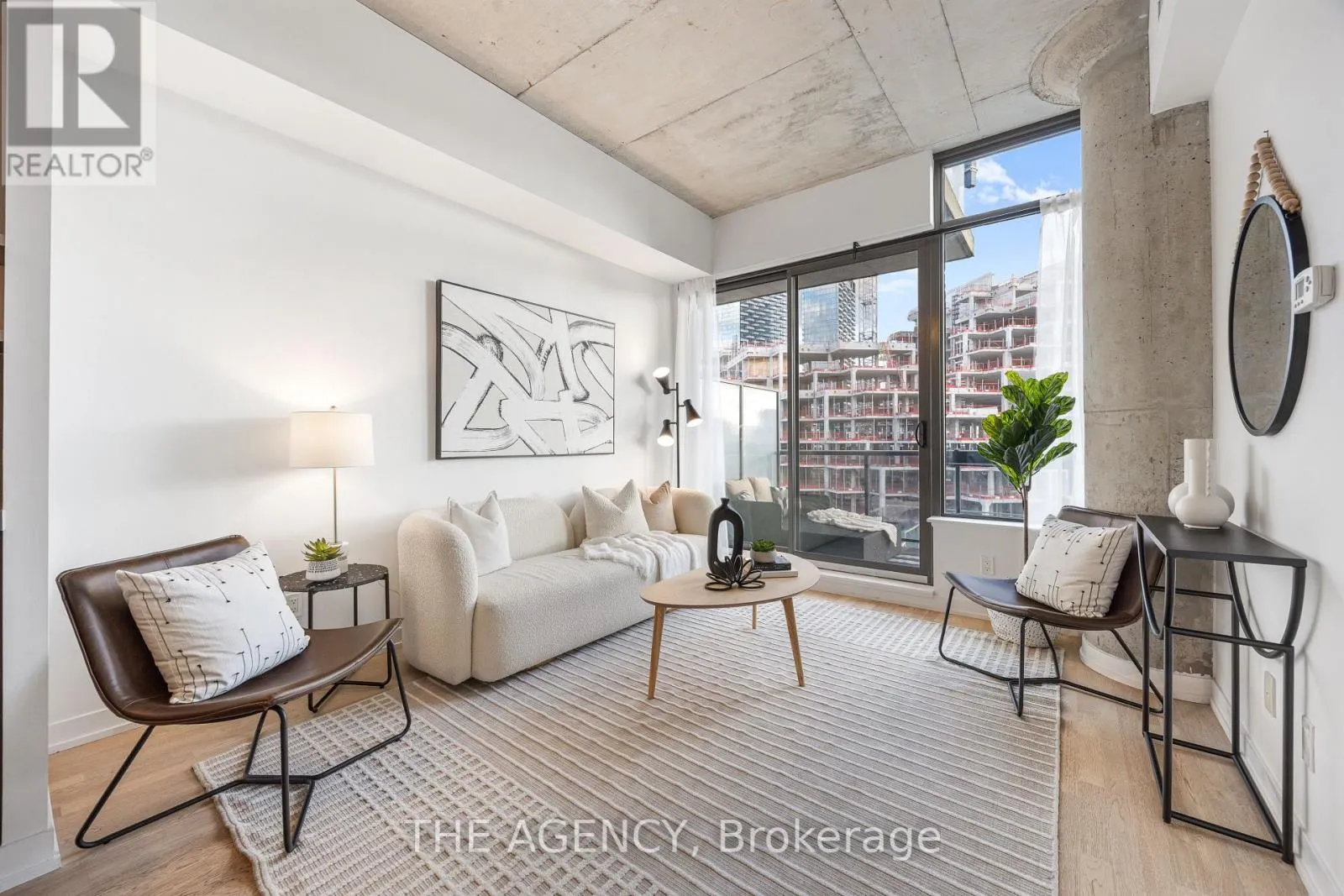 1011 - 560 KING STREET W