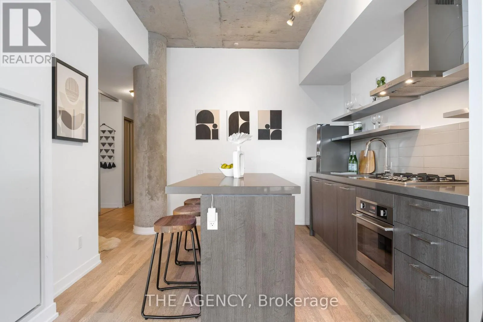 1011 - 560 KING STREET W