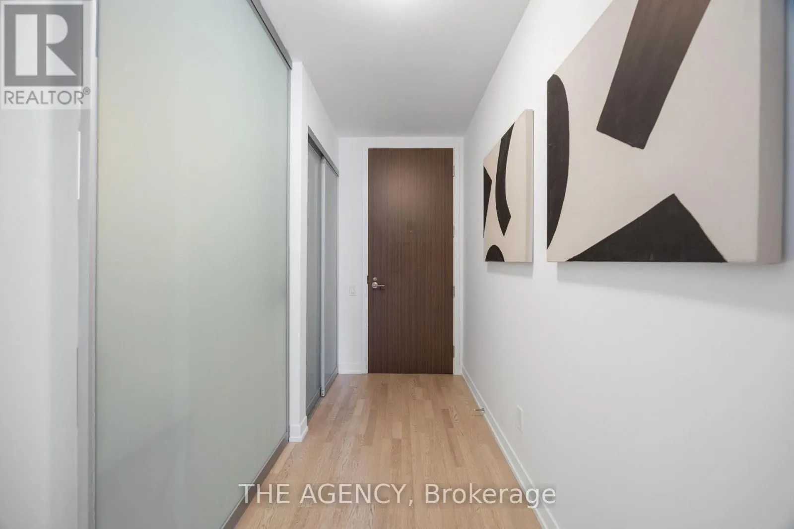 1011 - 560 KING STREET W