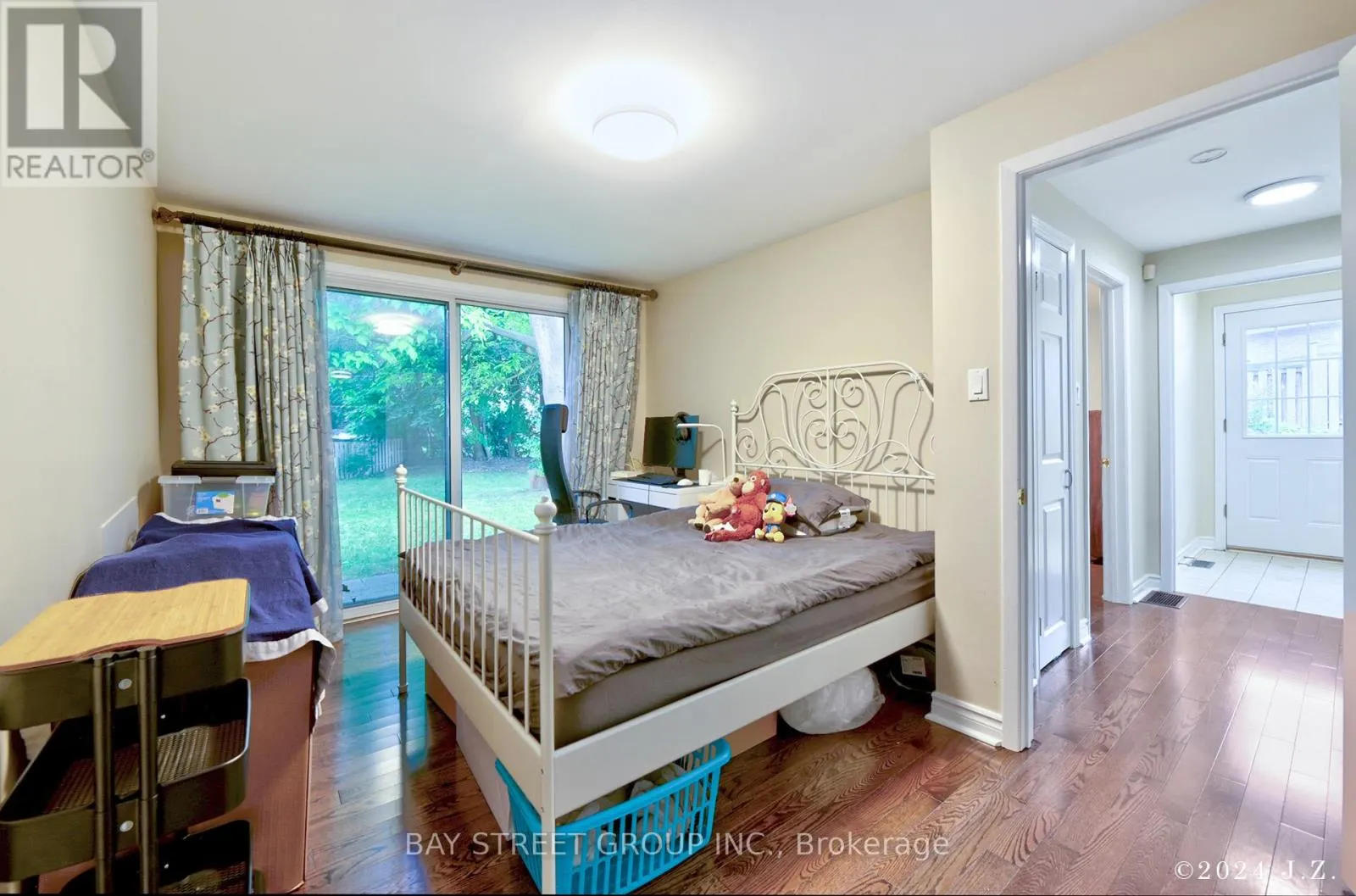 67 GROVE PARK CRESCENT