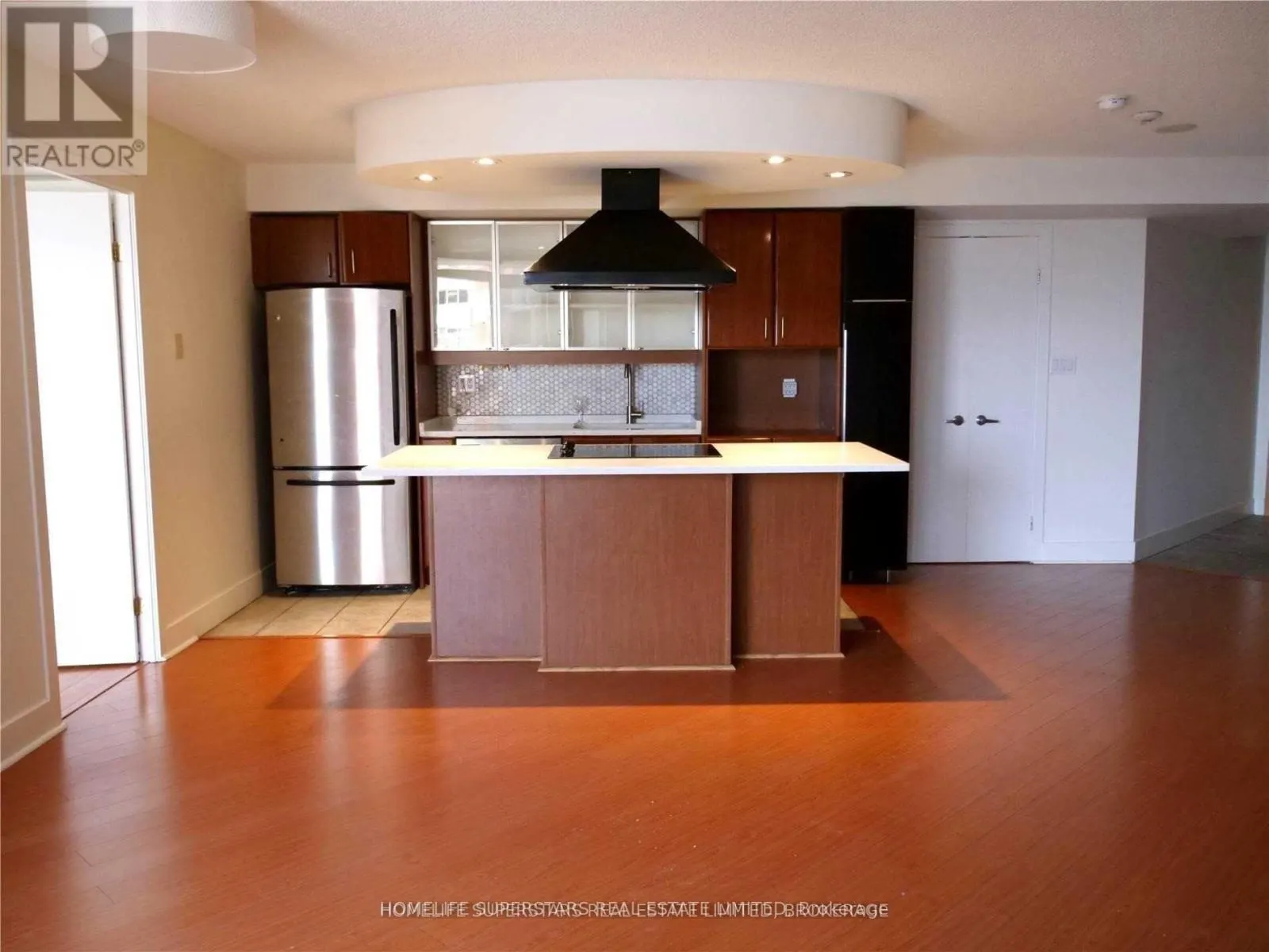 708 - 550 QUEENS QUAY W