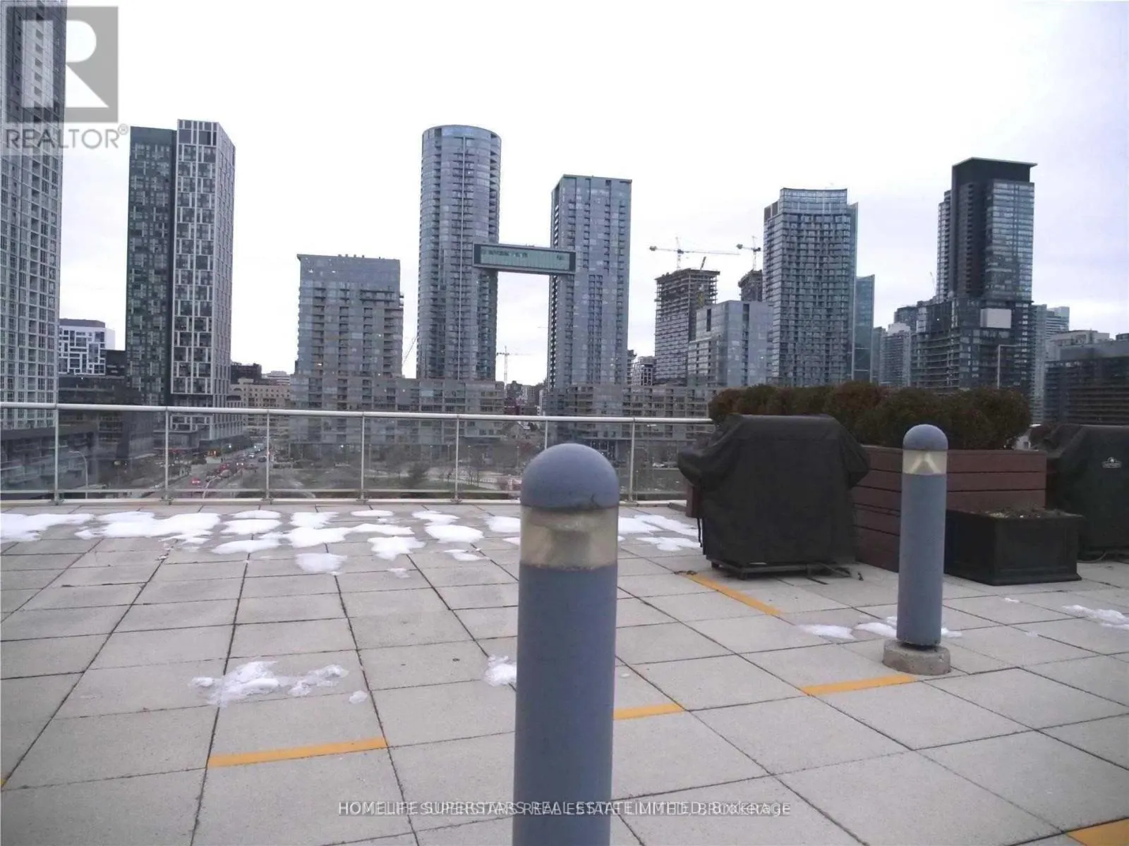 708 - 550 QUEENS QUAY W