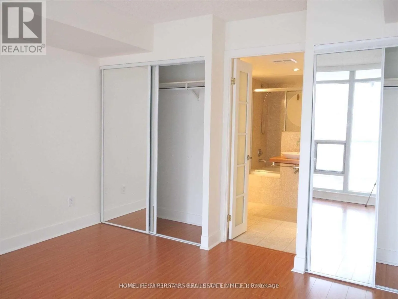 708 - 550 QUEENS QUAY W