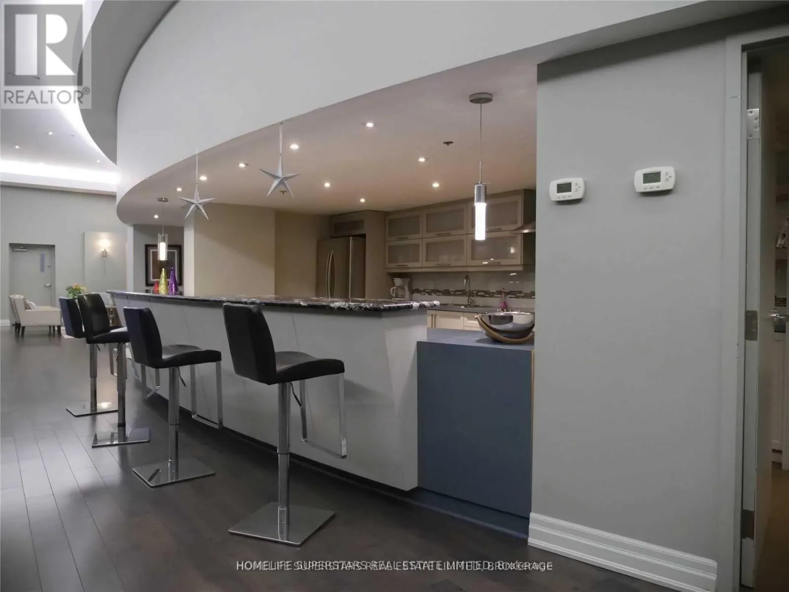 708 - 550 QUEENS QUAY W