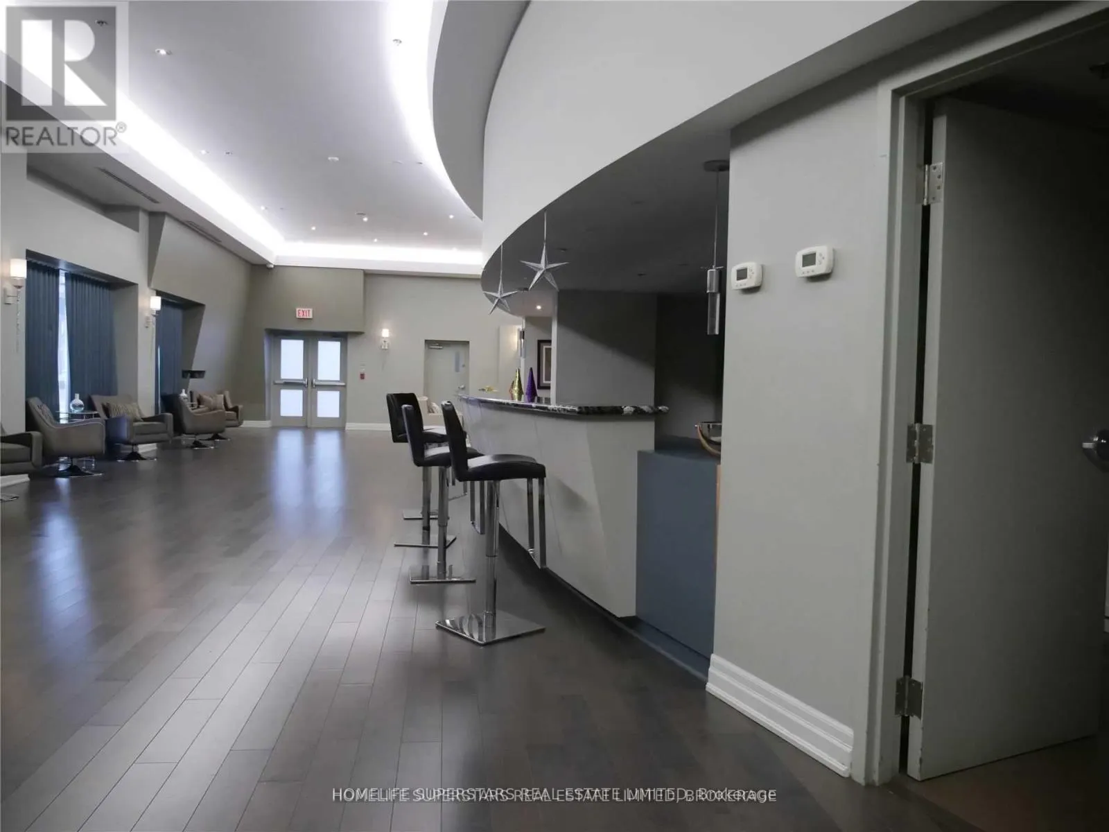 708 - 550 QUEENS QUAY W