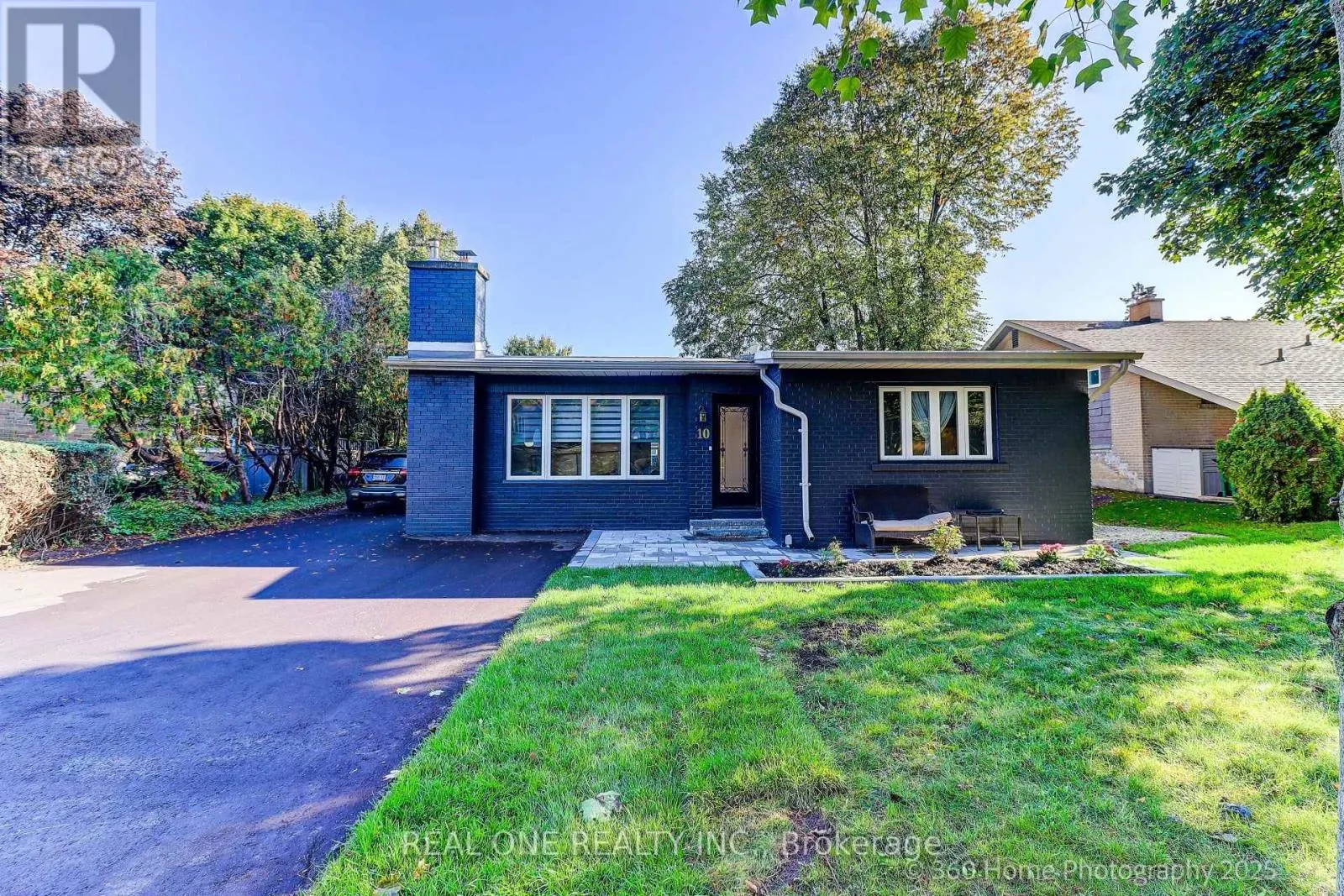 10 NORTH HILLS TERRACE