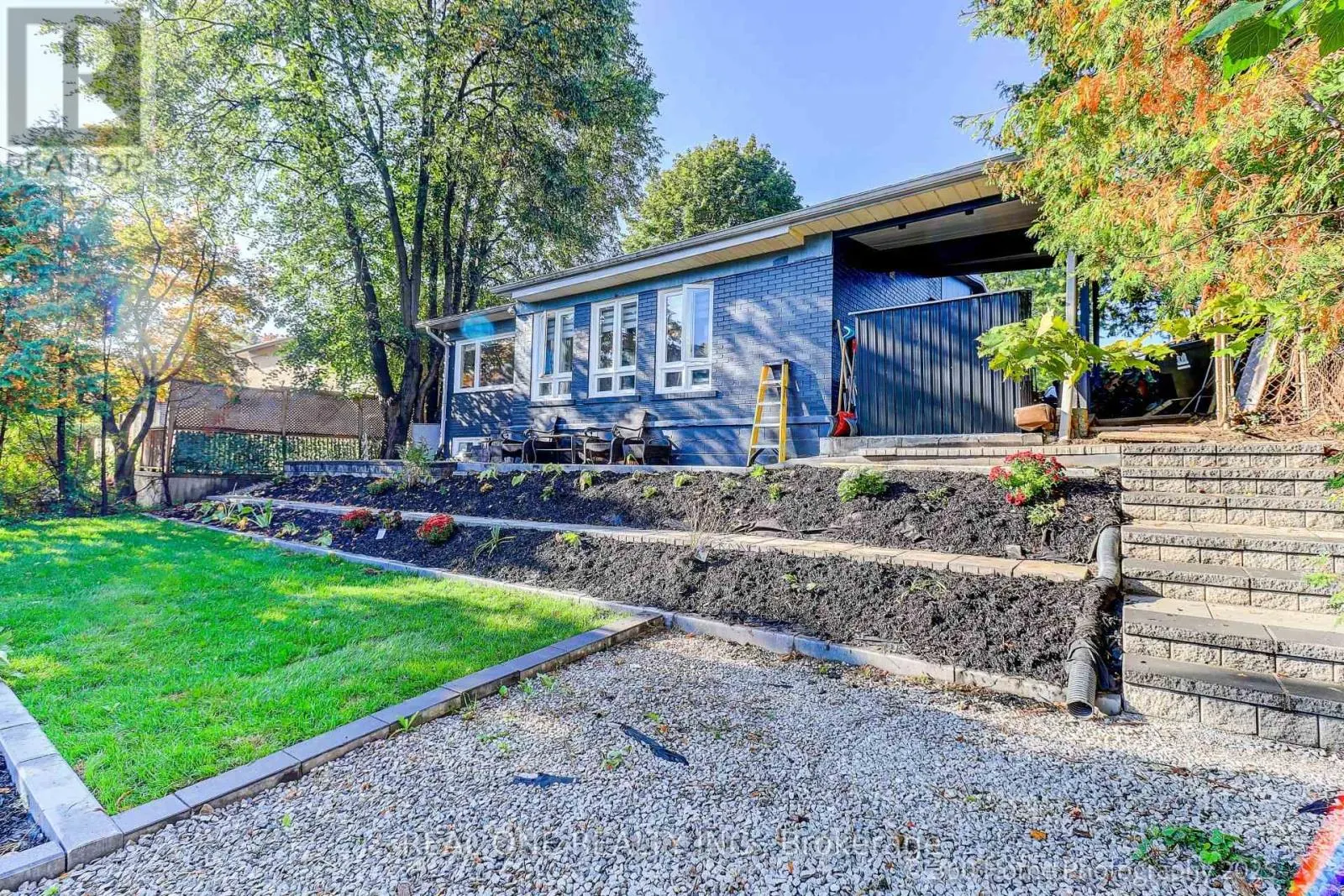 10 NORTH HILLS TERRACE