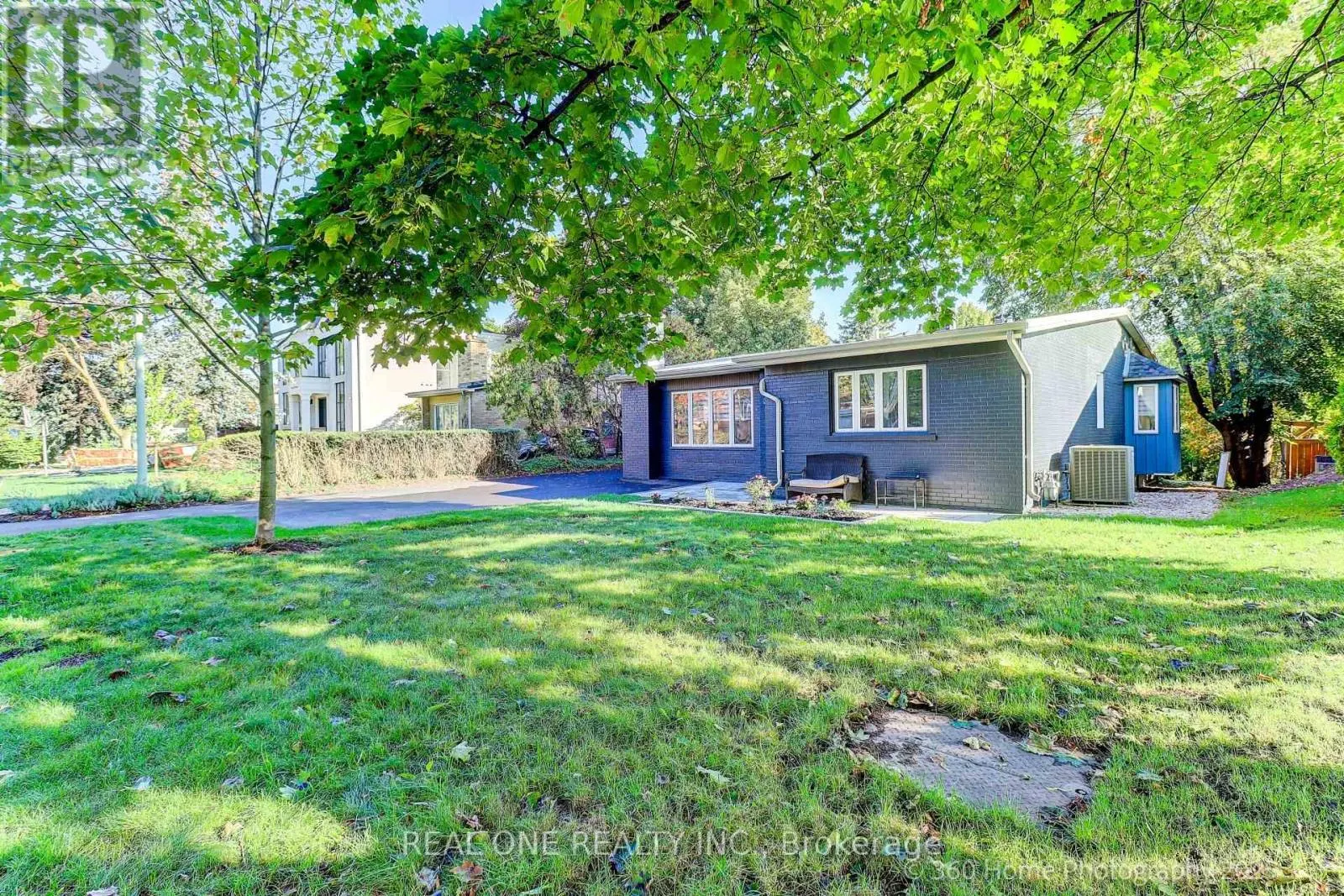 10 NORTH HILLS TERRACE