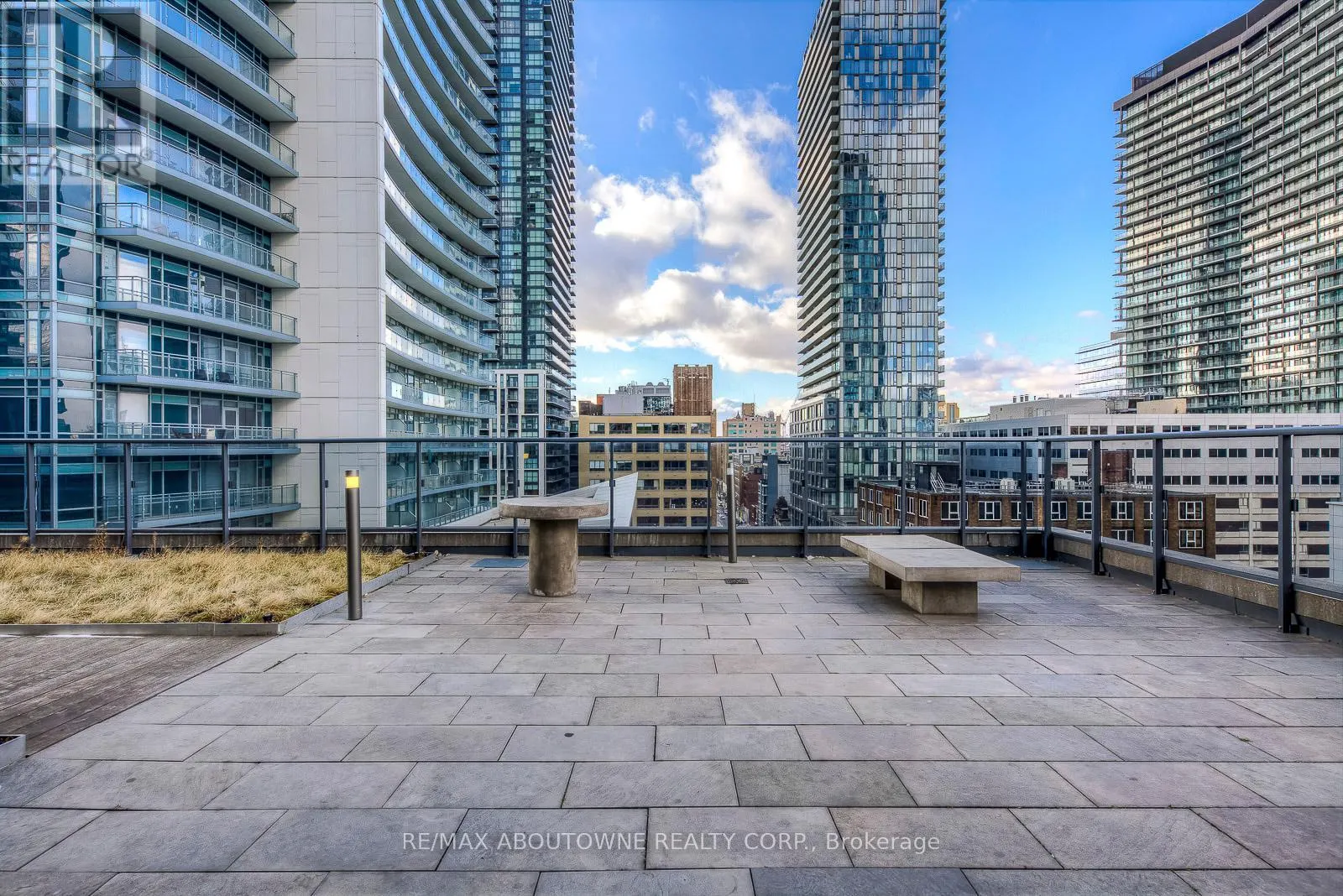 3003 - 295 ADELAIDE STREET W