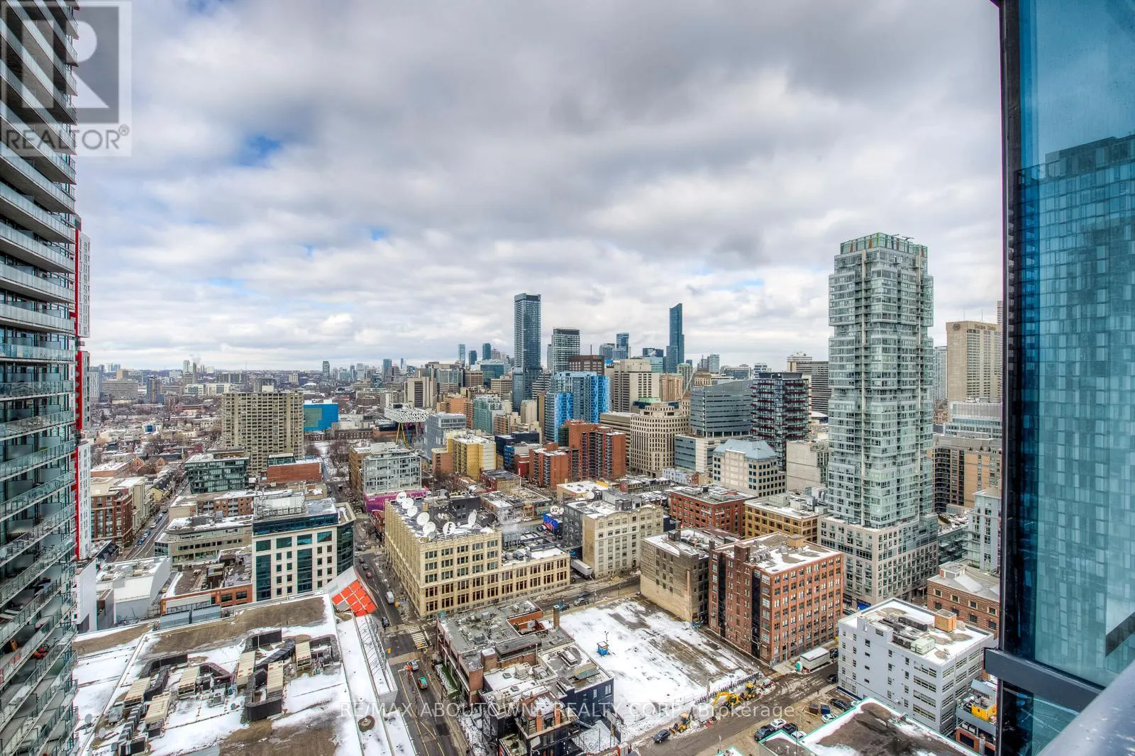 3003 - 295 ADELAIDE STREET W