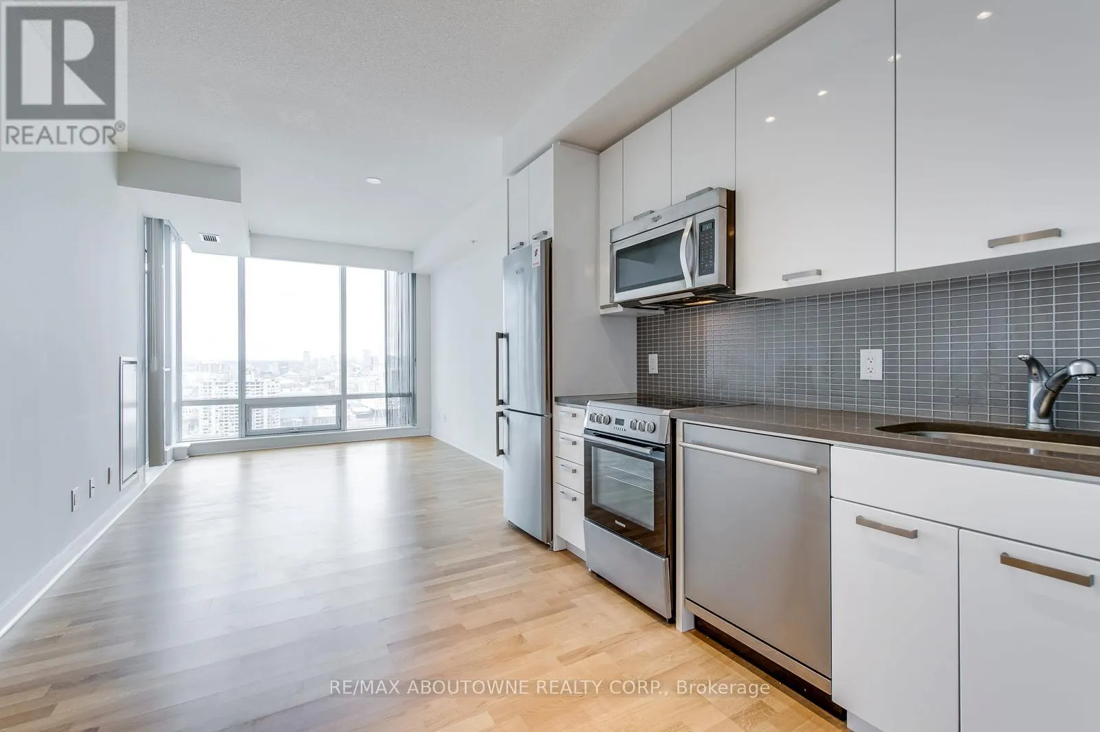 3003 - 295 ADELAIDE STREET W