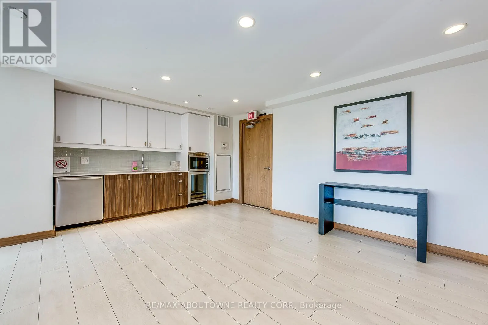 3003 - 295 ADELAIDE STREET W