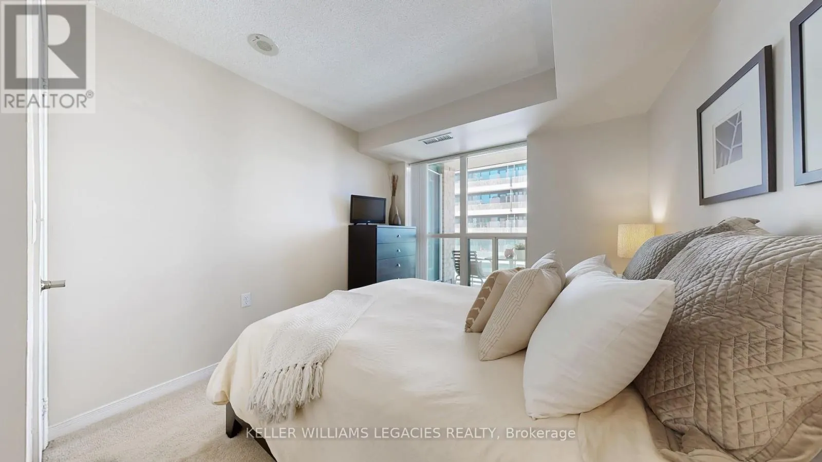 LPH01 - 28 OLIVE AVENUE