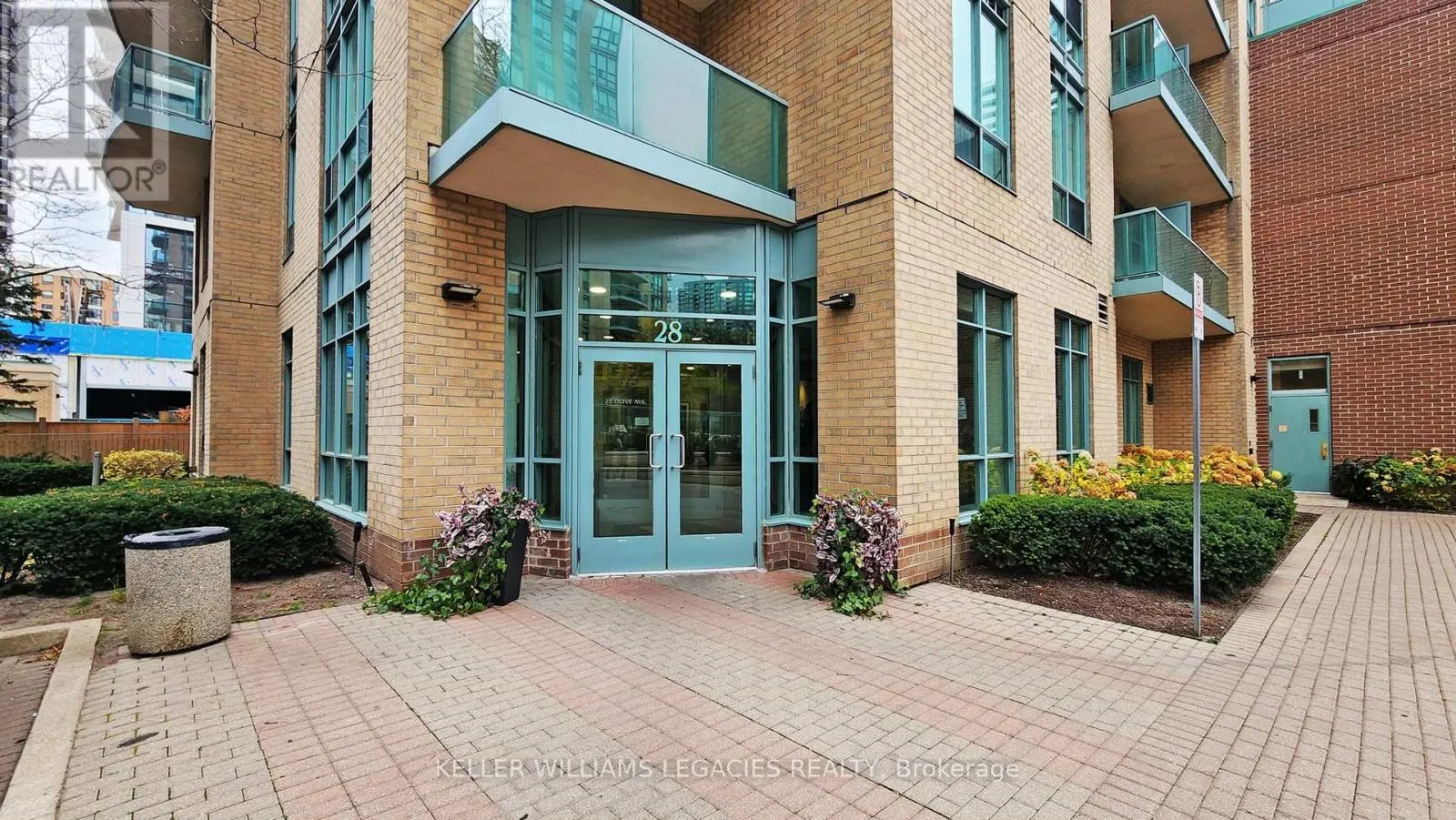 LPH01 - 28 OLIVE AVENUE