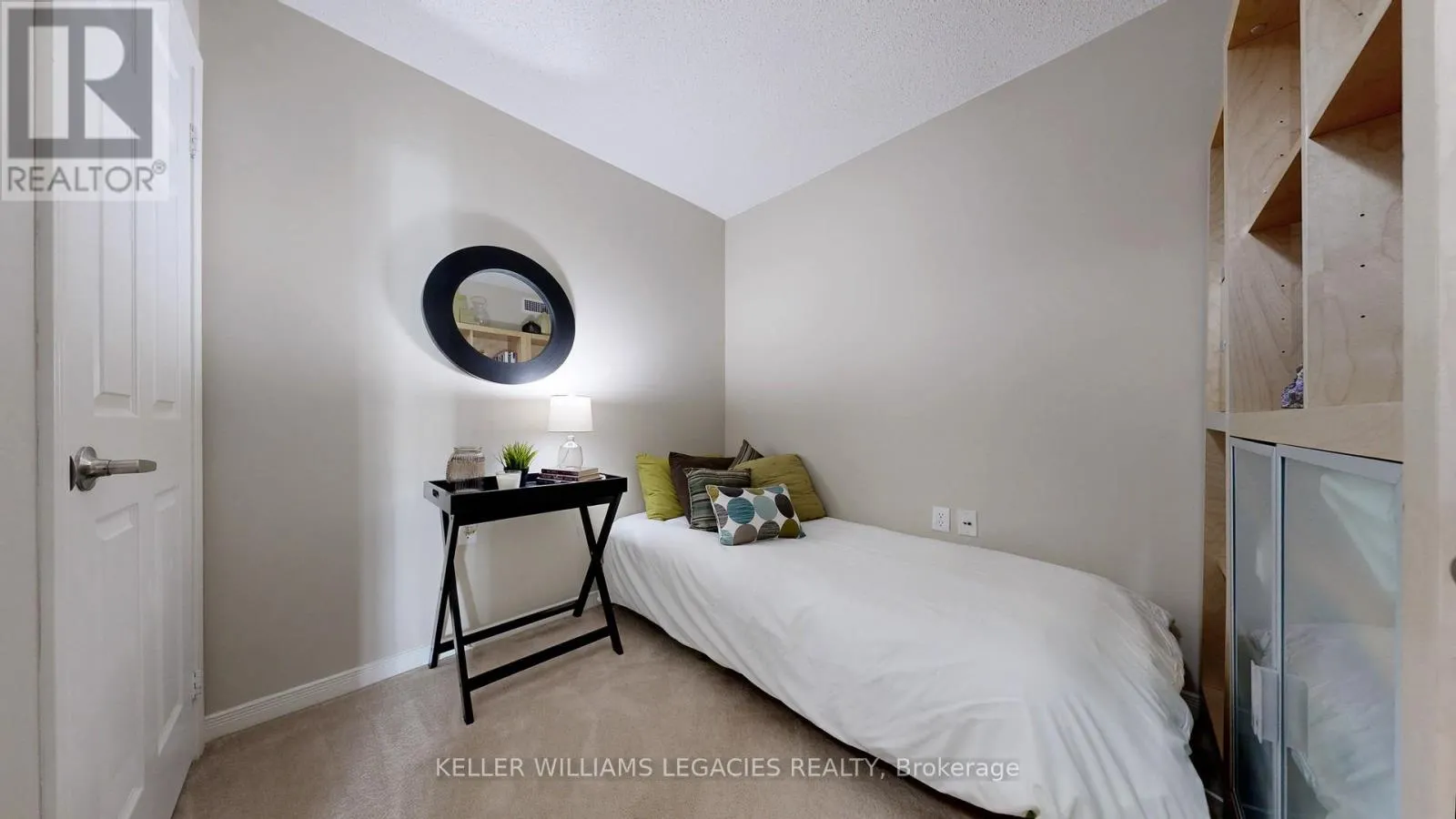 LPH01 - 28 OLIVE AVENUE