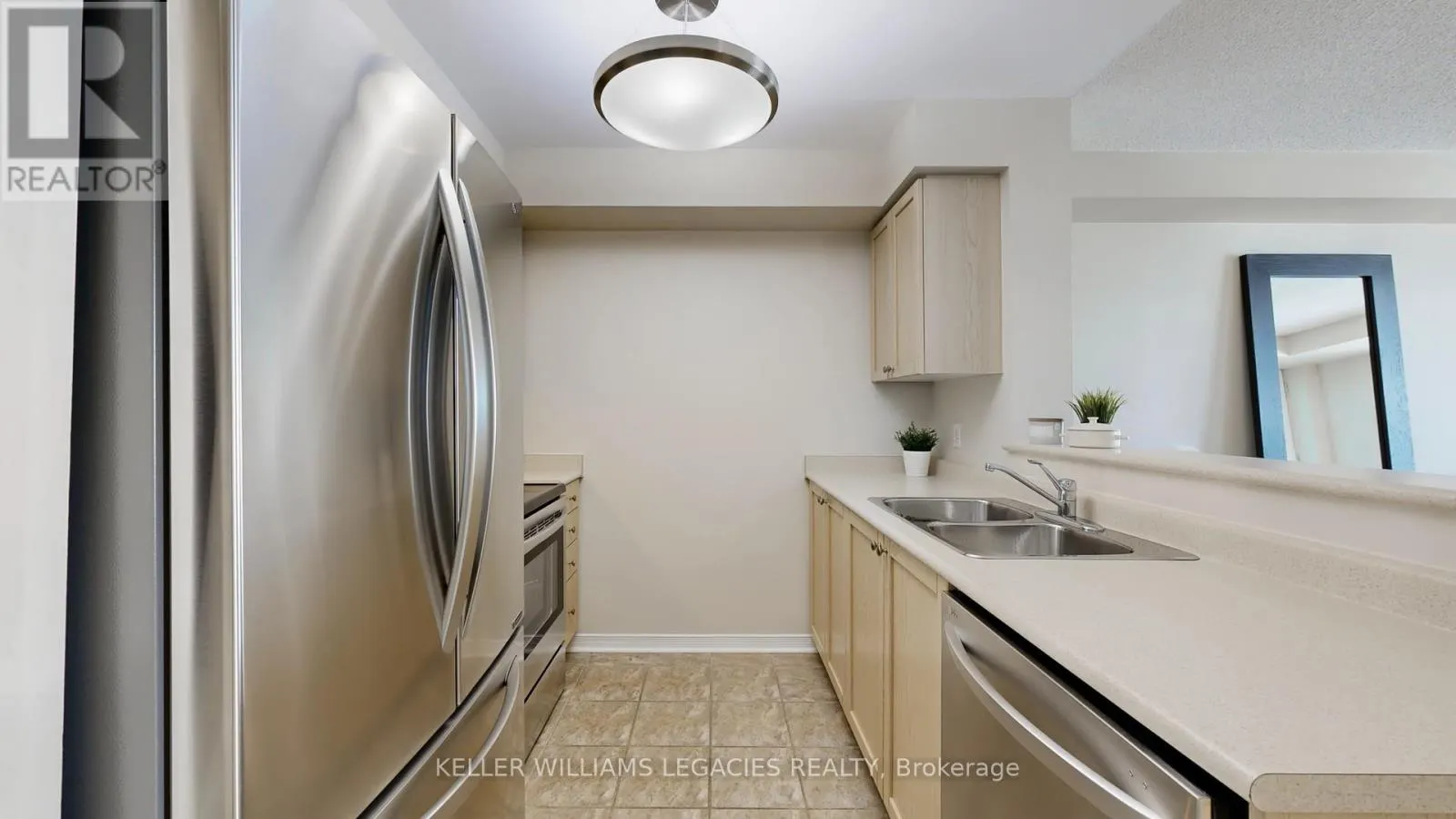 LPH01 - 28 OLIVE AVENUE
