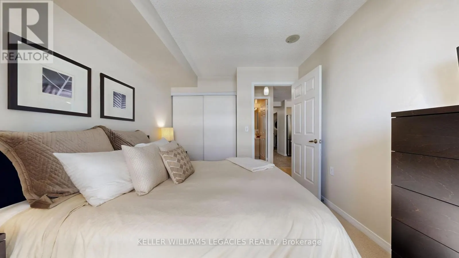LPH01 - 28 OLIVE AVENUE