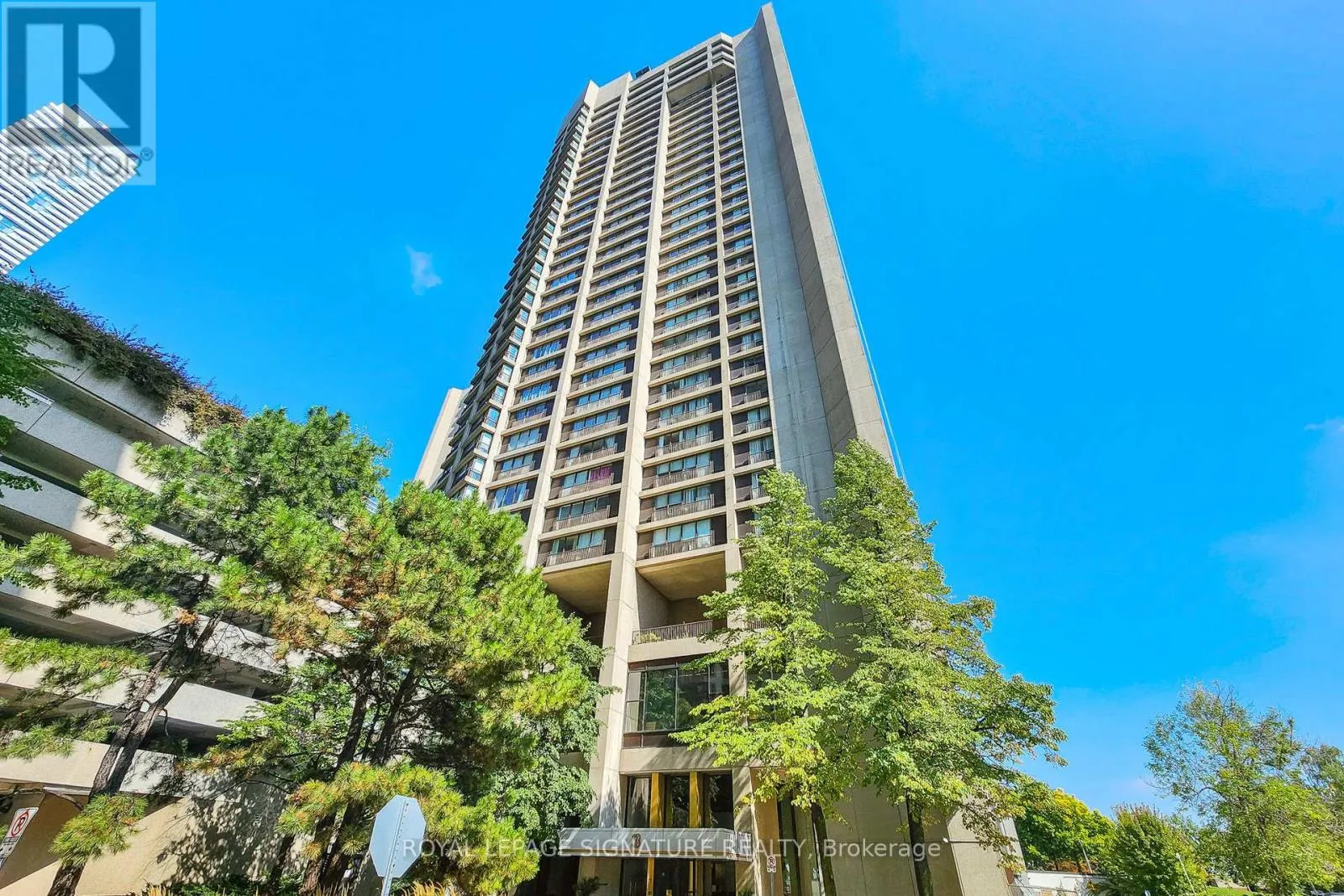 2816 - 33 HARBOUR SQUARE