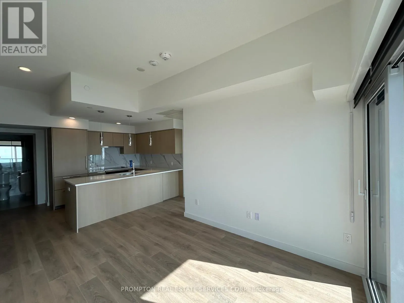 6106 - 3 CONCORD CITYPLACE WAY