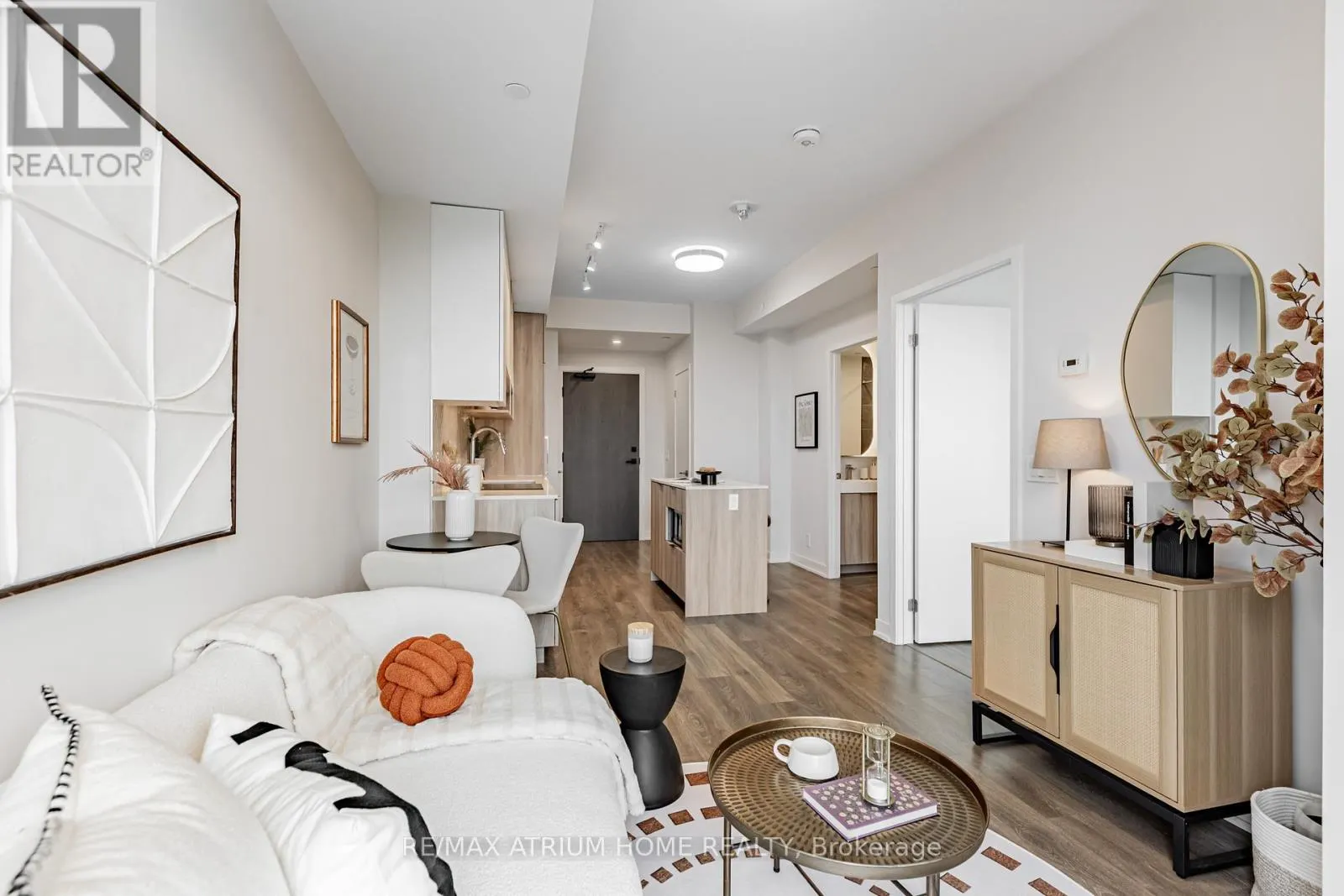 2509 - 15 HOLMES AVENUE