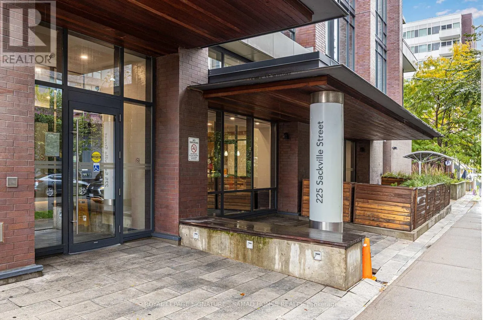 2401 - 225 SACKVILLE STREET