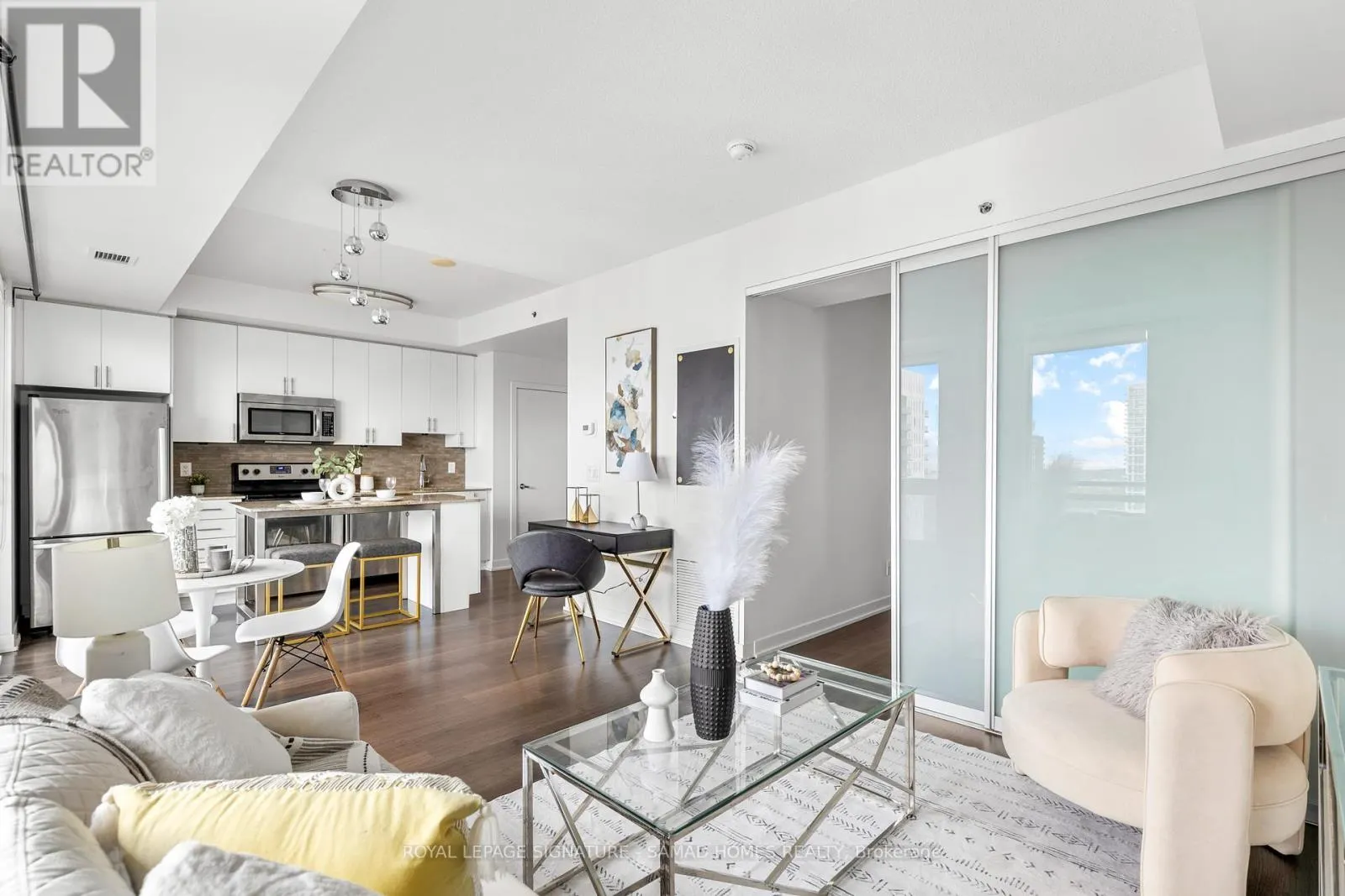 2401 - 225 SACKVILLE STREET
