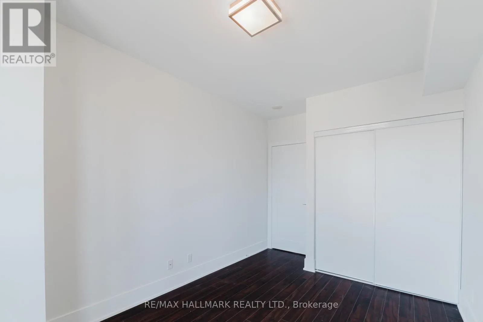 2213 - 300 FRONT STREET W