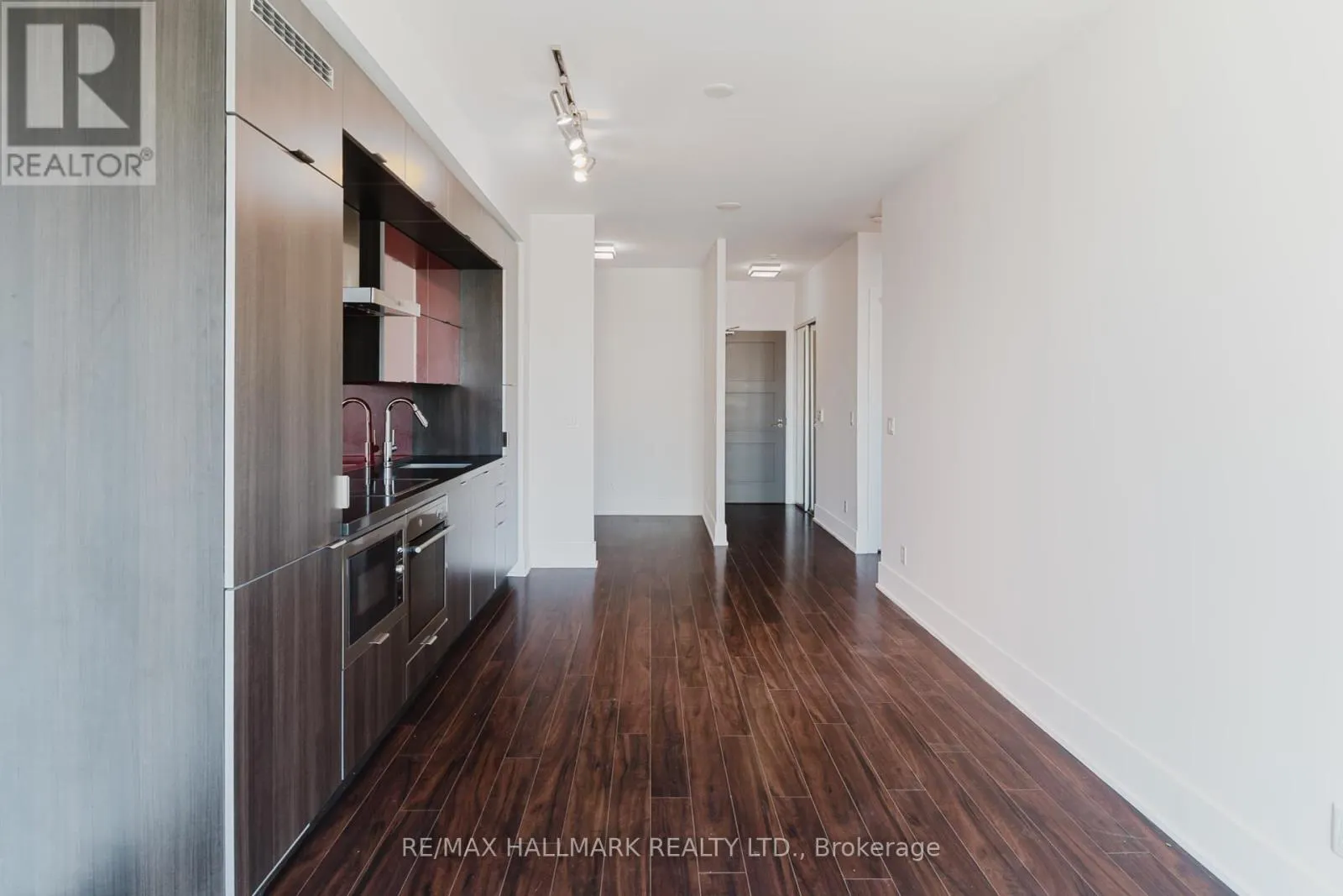 2213 - 300 FRONT STREET W