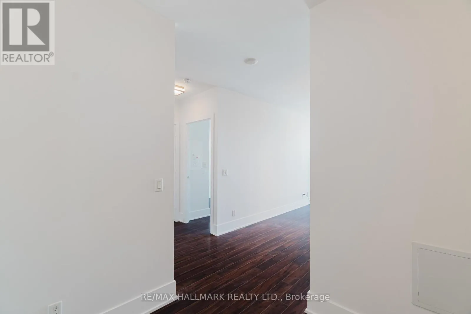 2213 - 300 FRONT STREET W