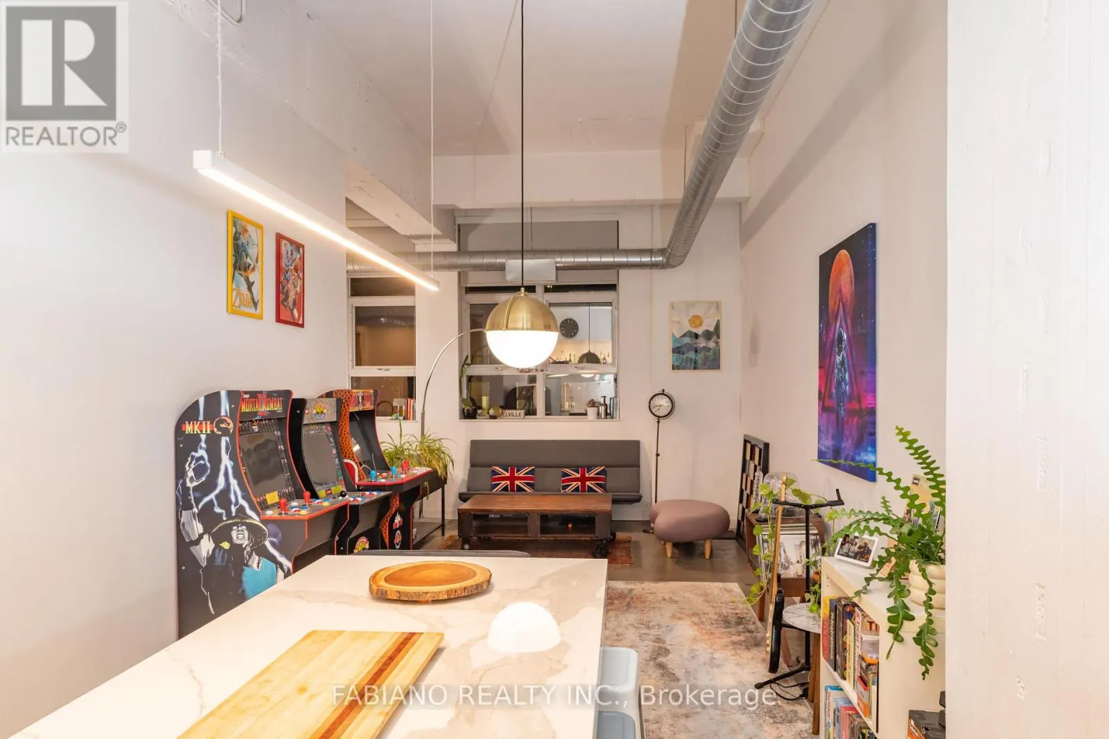 722 - 155 DALHOUSIE STREET