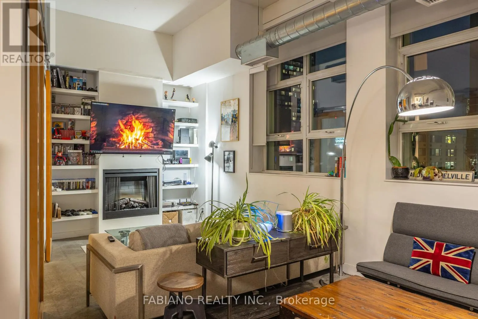 722 - 155 DALHOUSIE STREET