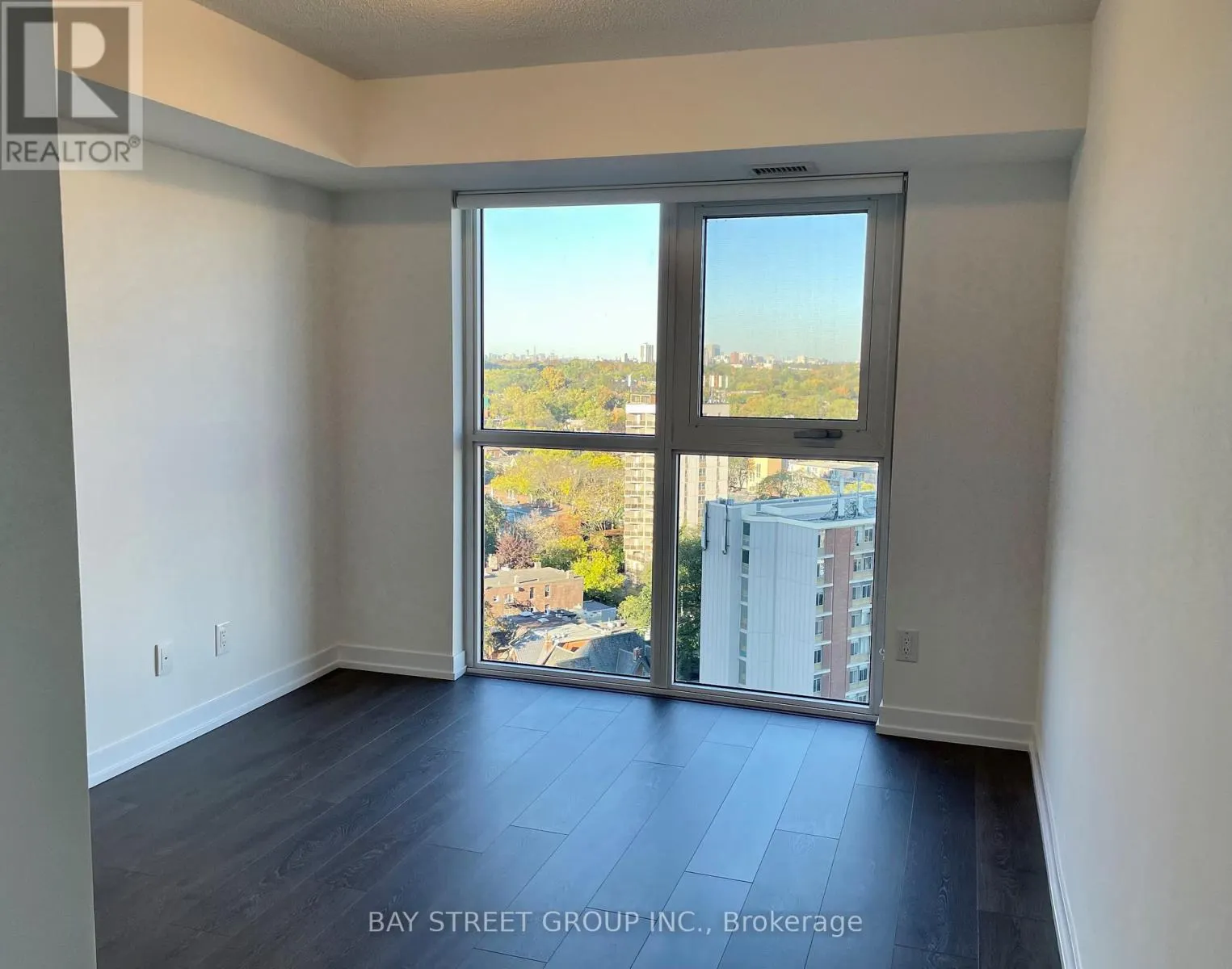 1912 - 219 DUNDAS STREET E