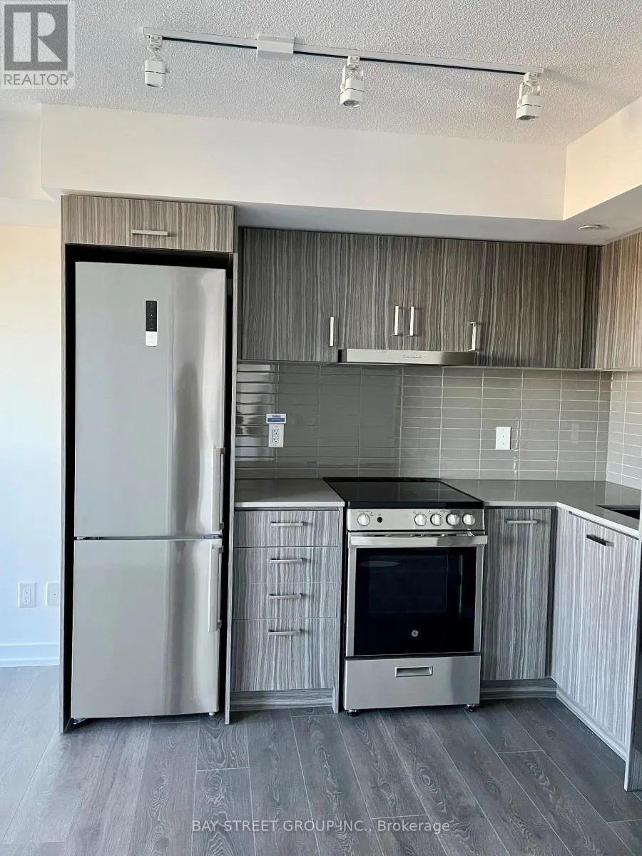 1912 - 219 DUNDAS STREET E