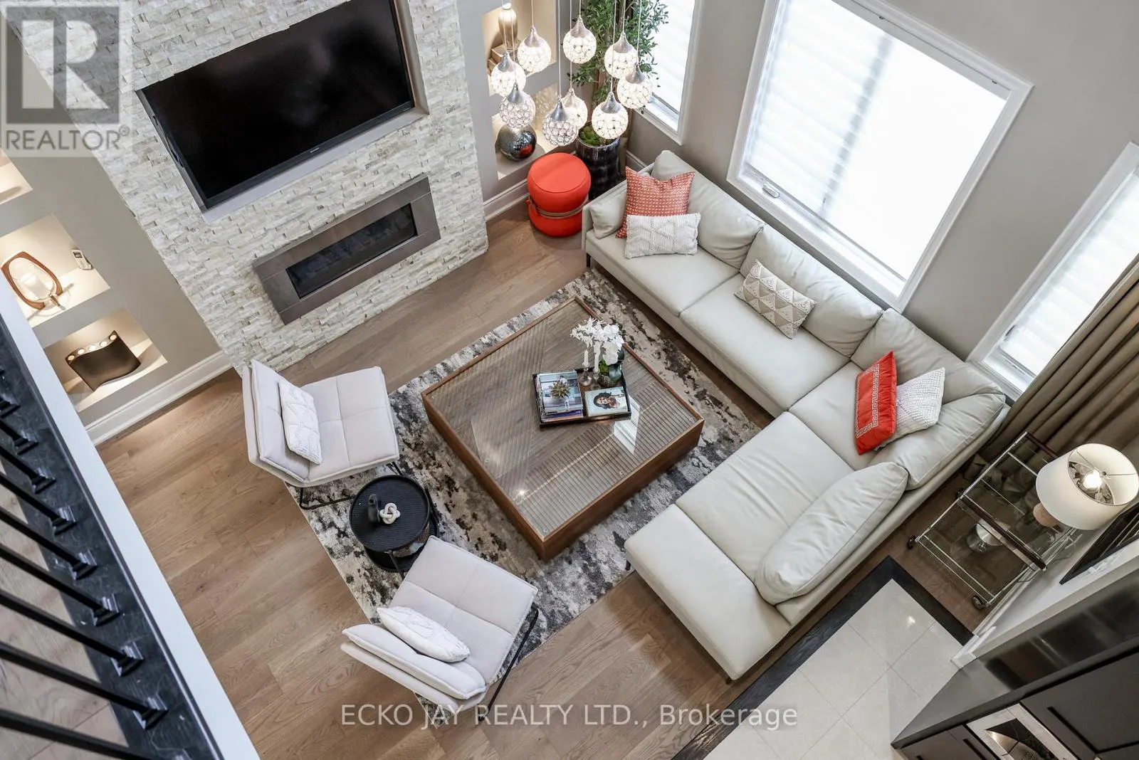 24 HIRONDELLE PLACE