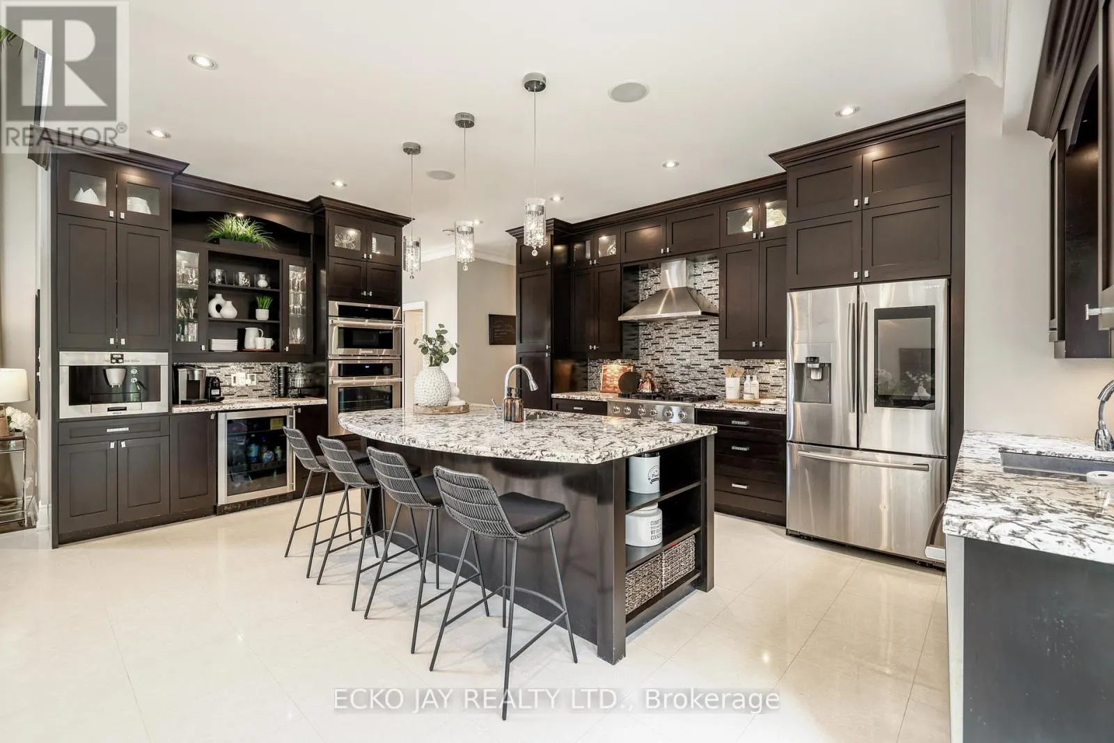 24 HIRONDELLE PLACE