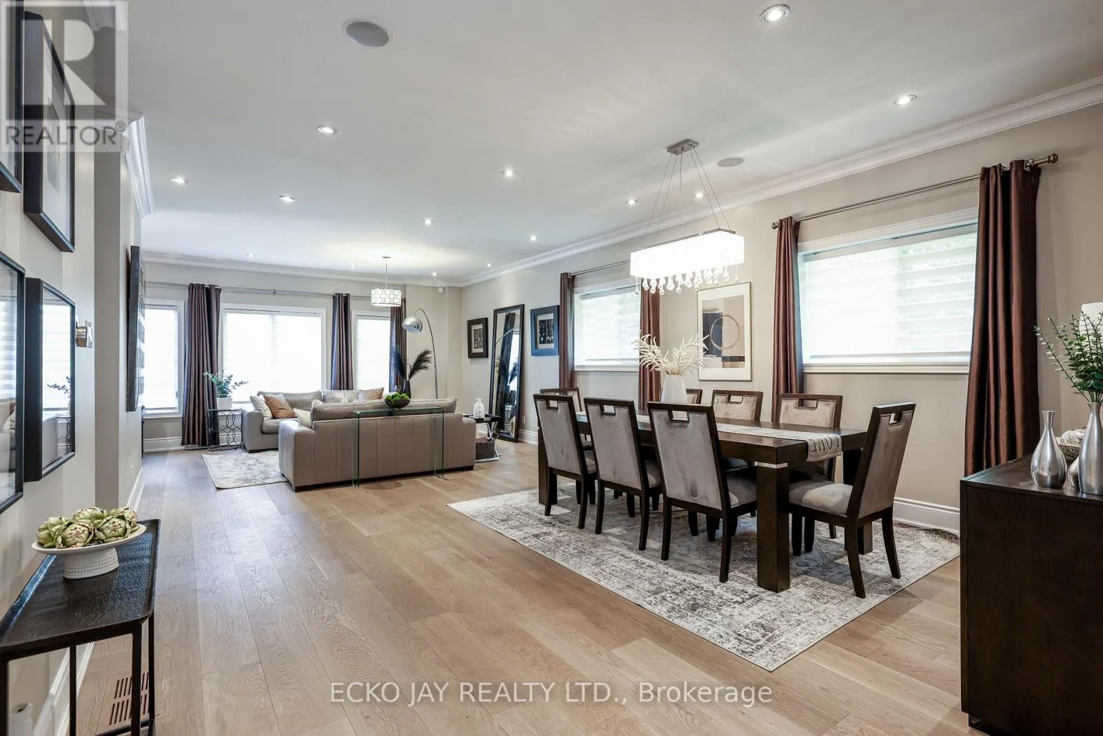 24 HIRONDELLE PLACE