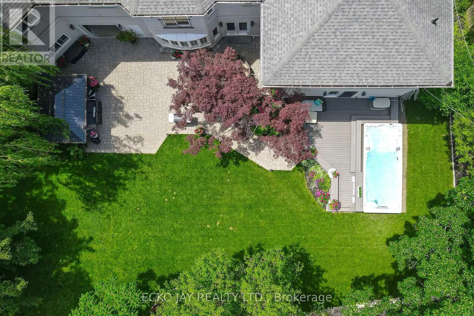 24 HIRONDELLE PLACE