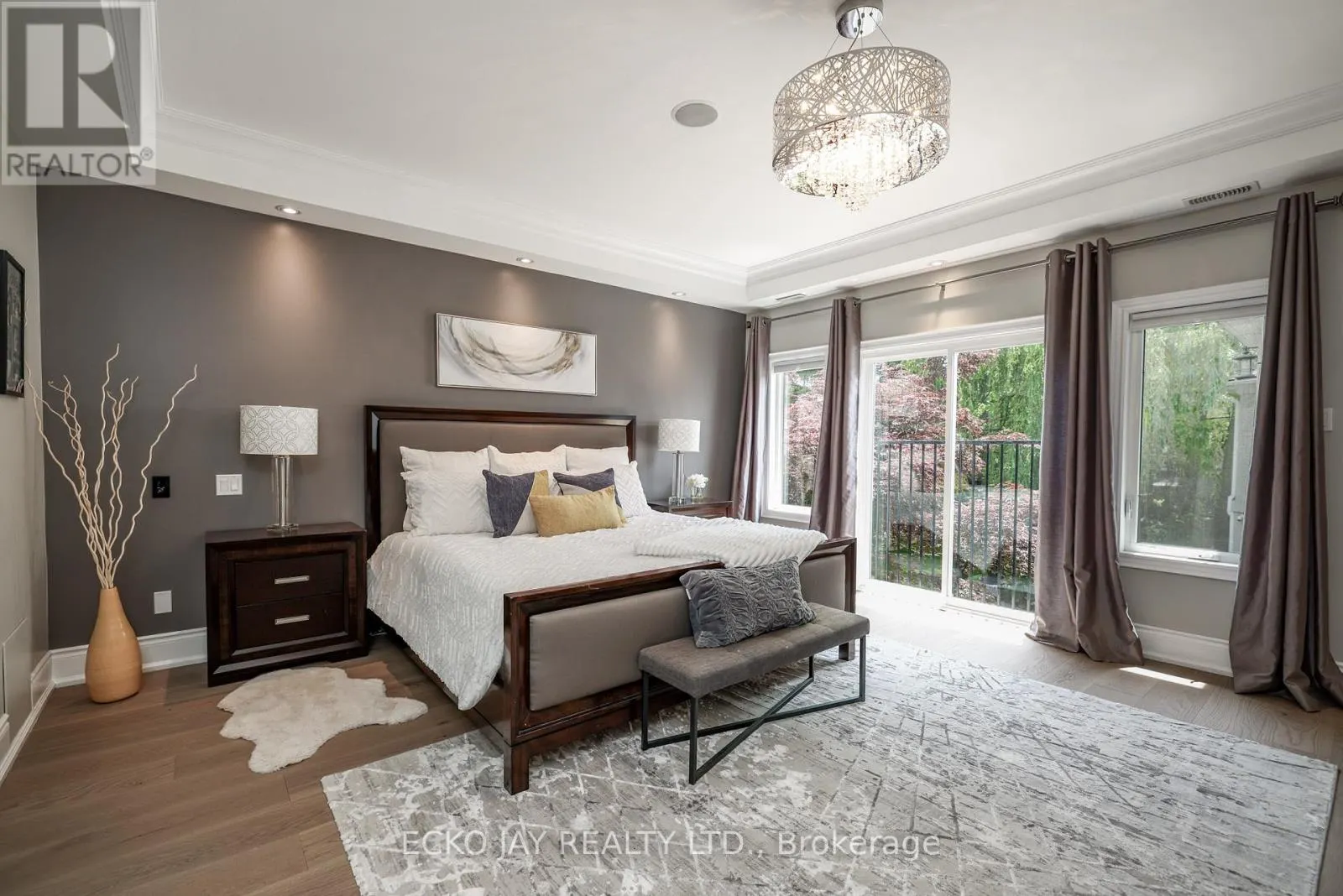 24 HIRONDELLE PLACE