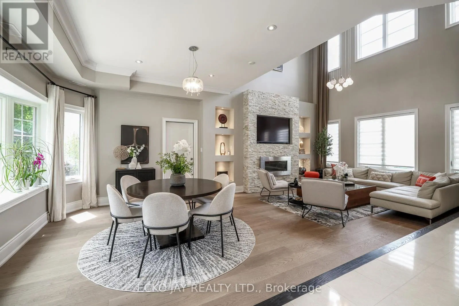 24 HIRONDELLE PLACE