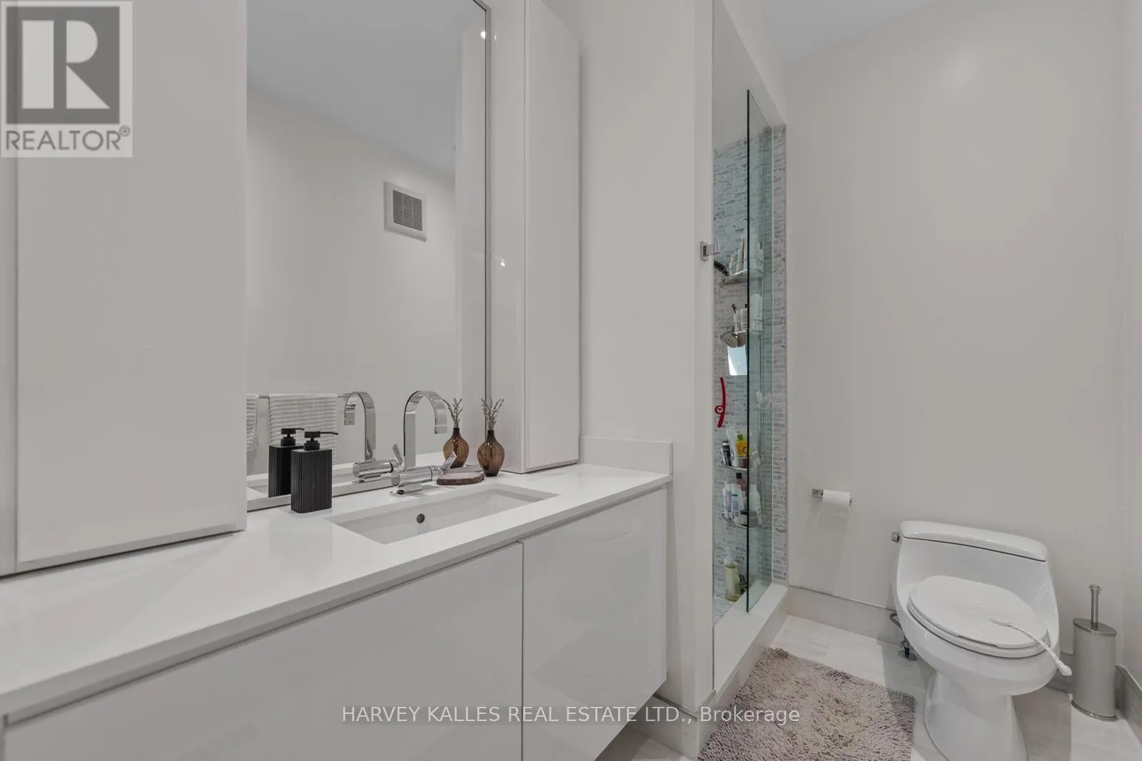 1717B BATHURST STREET