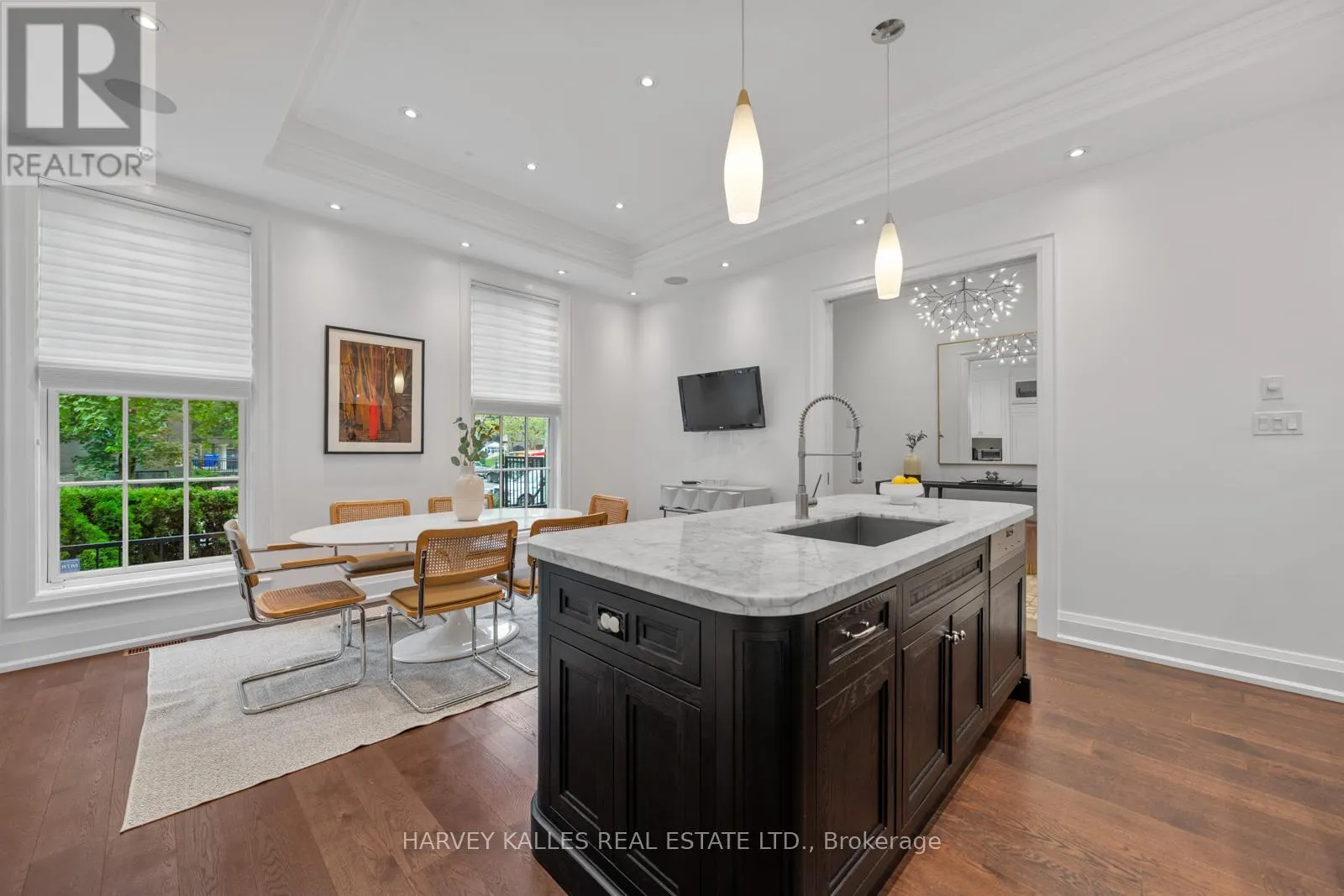 1717B BATHURST STREET