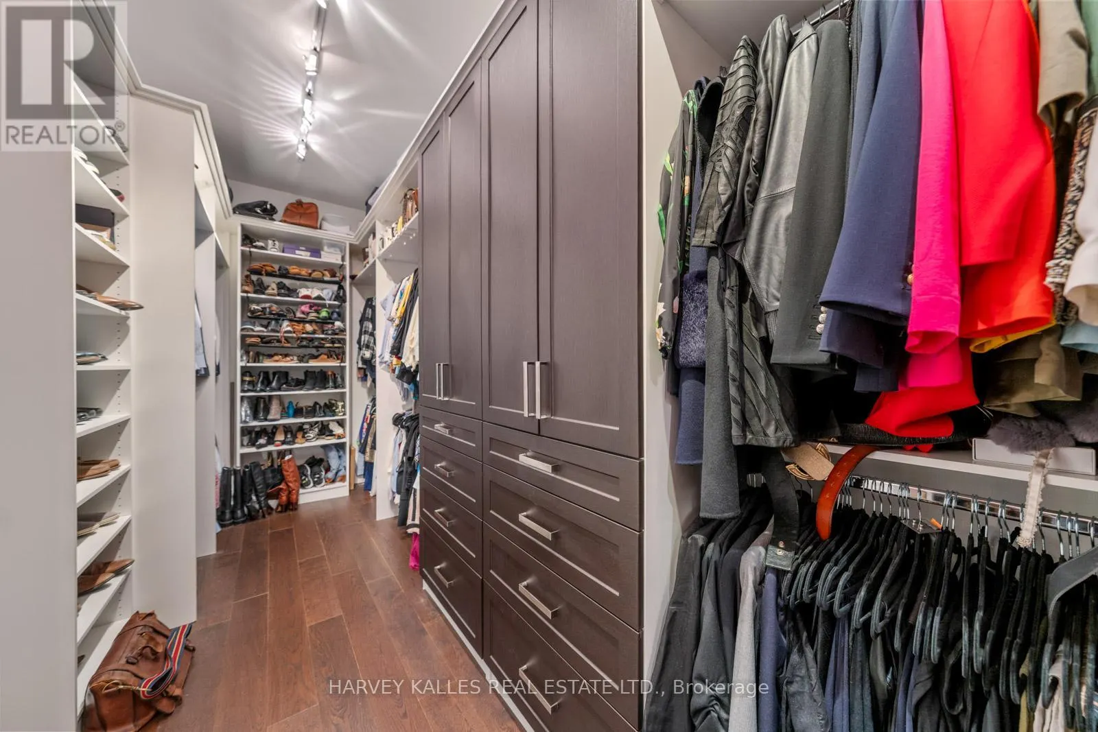 1717B BATHURST STREET