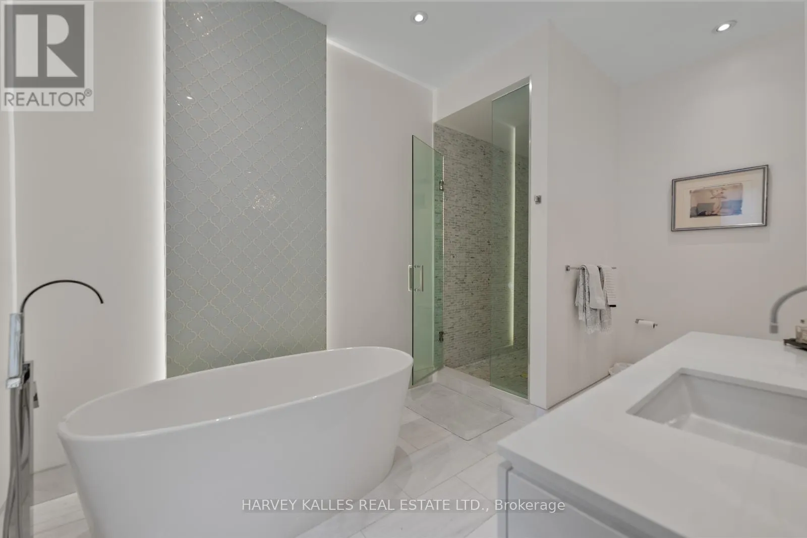 1717B BATHURST STREET