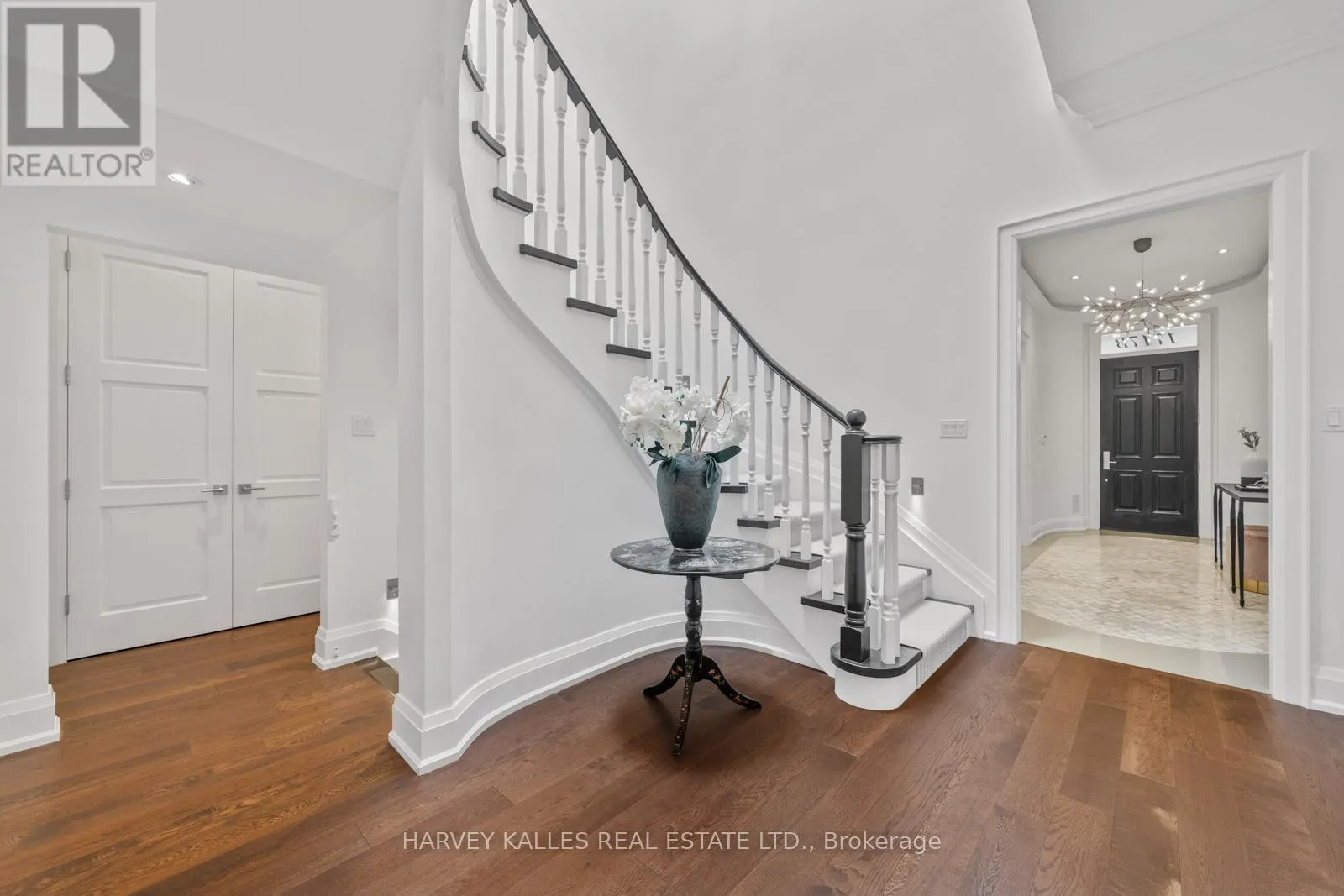 1717B BATHURST STREET