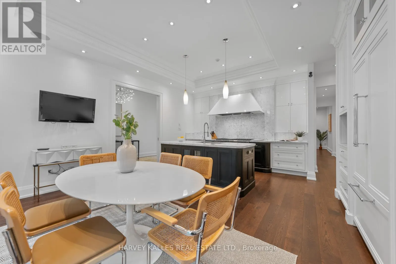 1717B BATHURST STREET