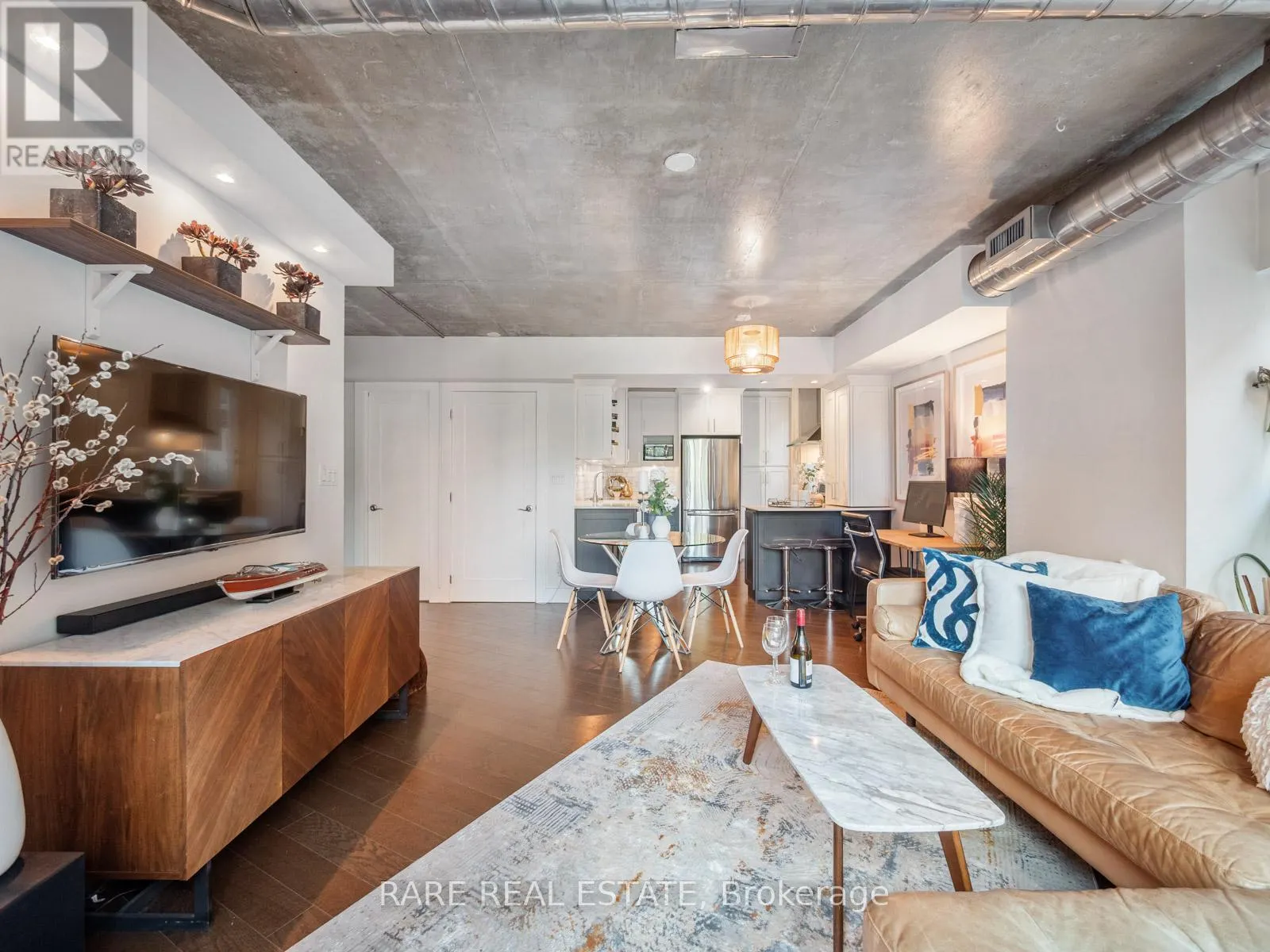 202 - 77 LOMBARD STREET